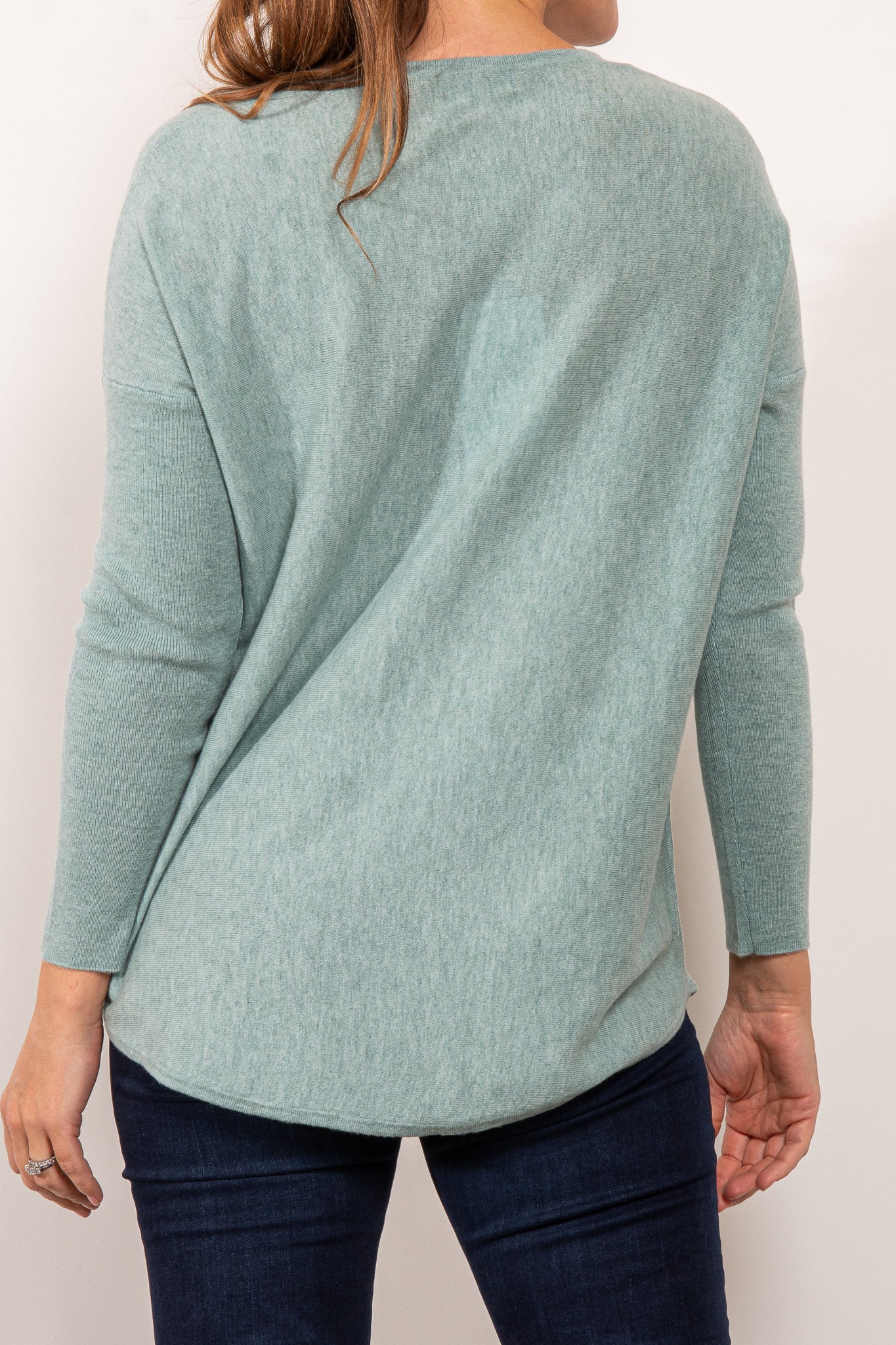 Bridge & Lord Women's Curved Hem V-Neck Jumper Sweater - Soft Knit Pullover for Casual Wear & Office Outfits