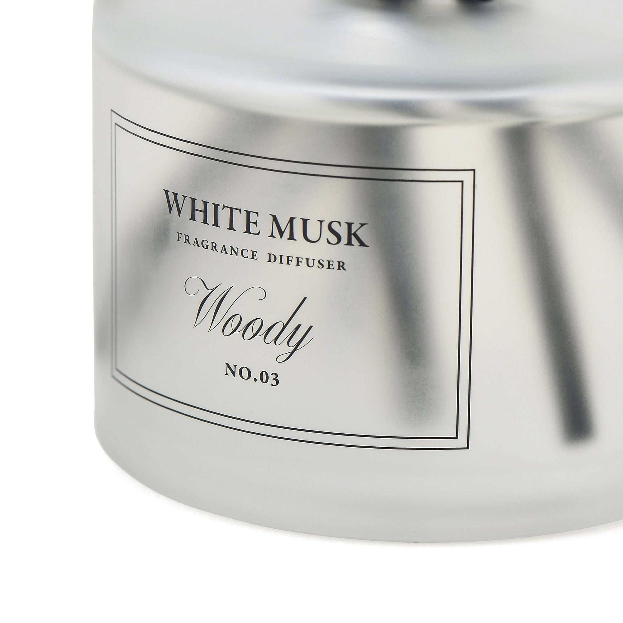 Premium White Musk & Woody Scented Diffuser with Classic Floral Notes - Perfect for Home, Office, and Spa Aromatherapy Relaxation