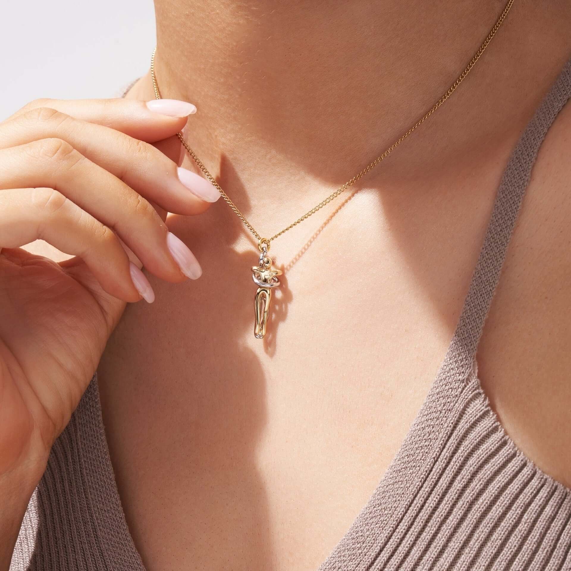 Romantic Couple Hugging Pendant Necklace - Sterling Silver Love Gift for Her/Him | Anniversary, Valentine's Day, Wedding Jewelry | JN9978