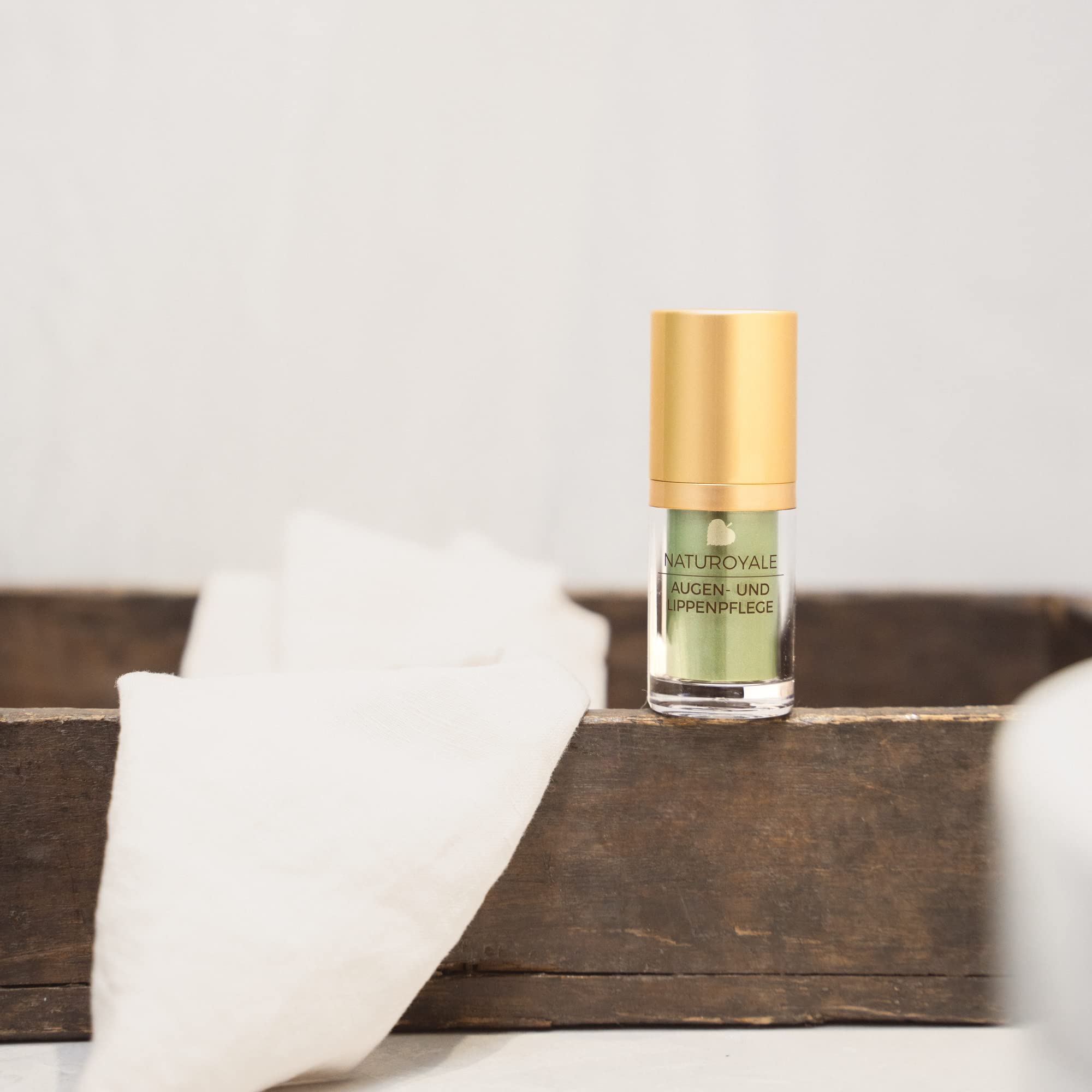 ANNEMARIE BÖRLIND NATUROYALE Eye & Lip Cream - Anti-Aging Treatment with Natural Antioxidants, Vitamin C & E, Jojoba Oil - Reduces Wrinkles, Brightens Dark Circles - 0.5 oz - Perfect for Morning & Night Skincare Routine