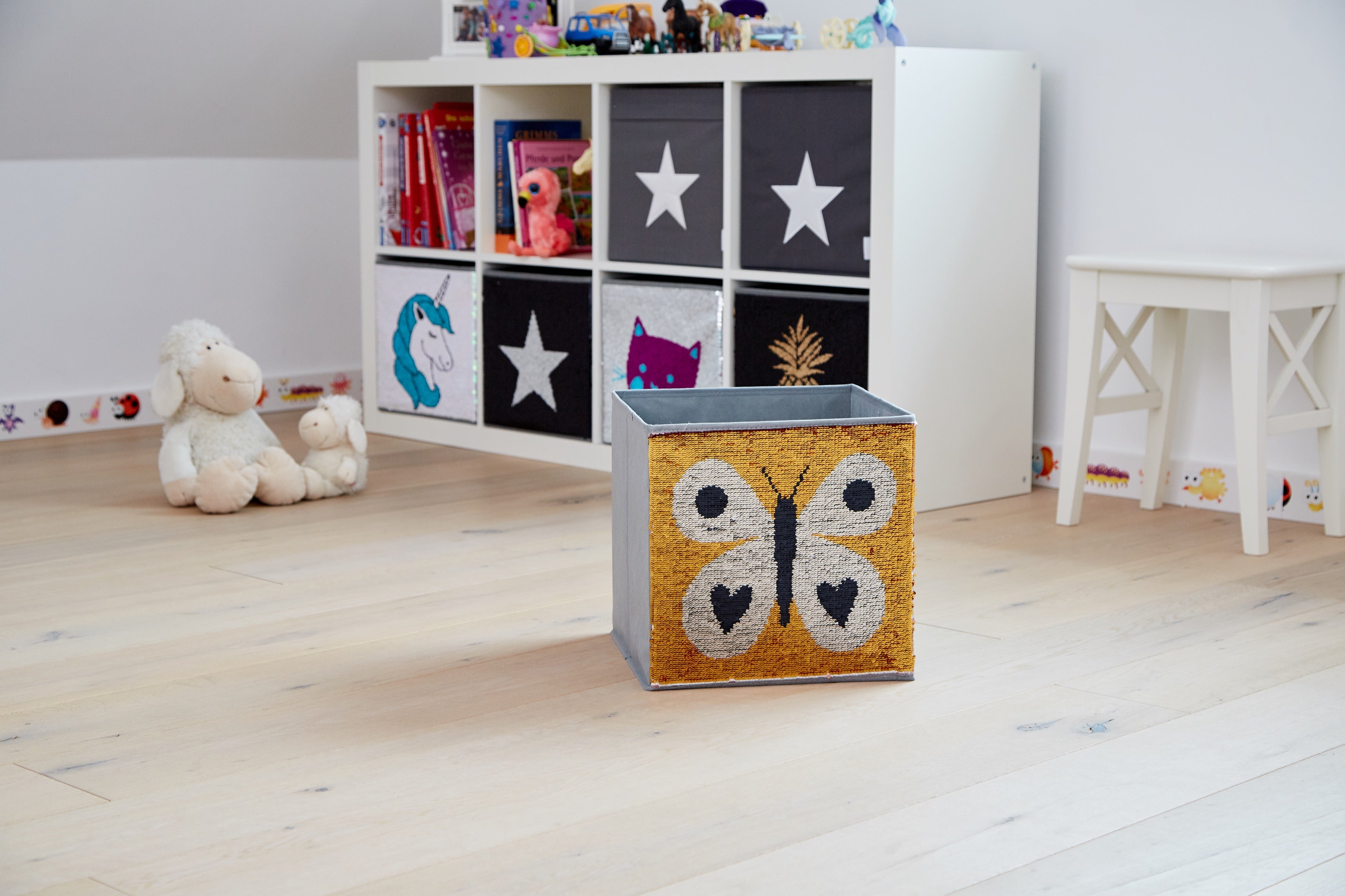 Magic Sparkly Butterfly Storage Box - Decorative Organizer for Jewelry, Makeup & Keepsakes - Perfect for Bedroom, Bathroom & Gift Giving