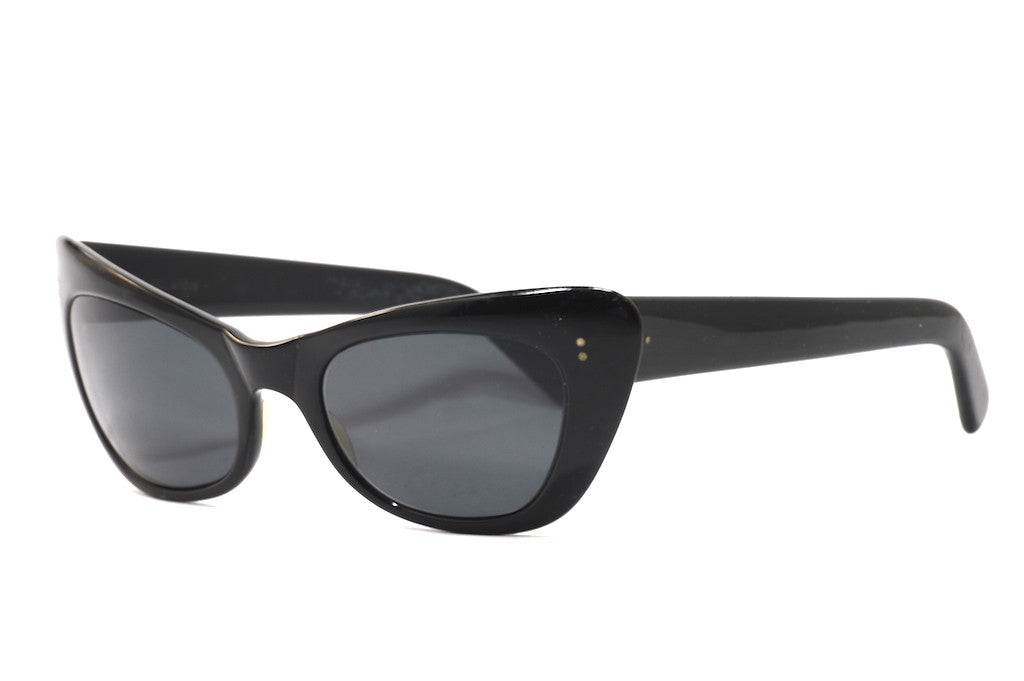 Vintage 1950s Polaroid Black Cat Eye Sunglasses for Women - Retro UV Protection Shades for Beach, Driving & Fashion Outfits