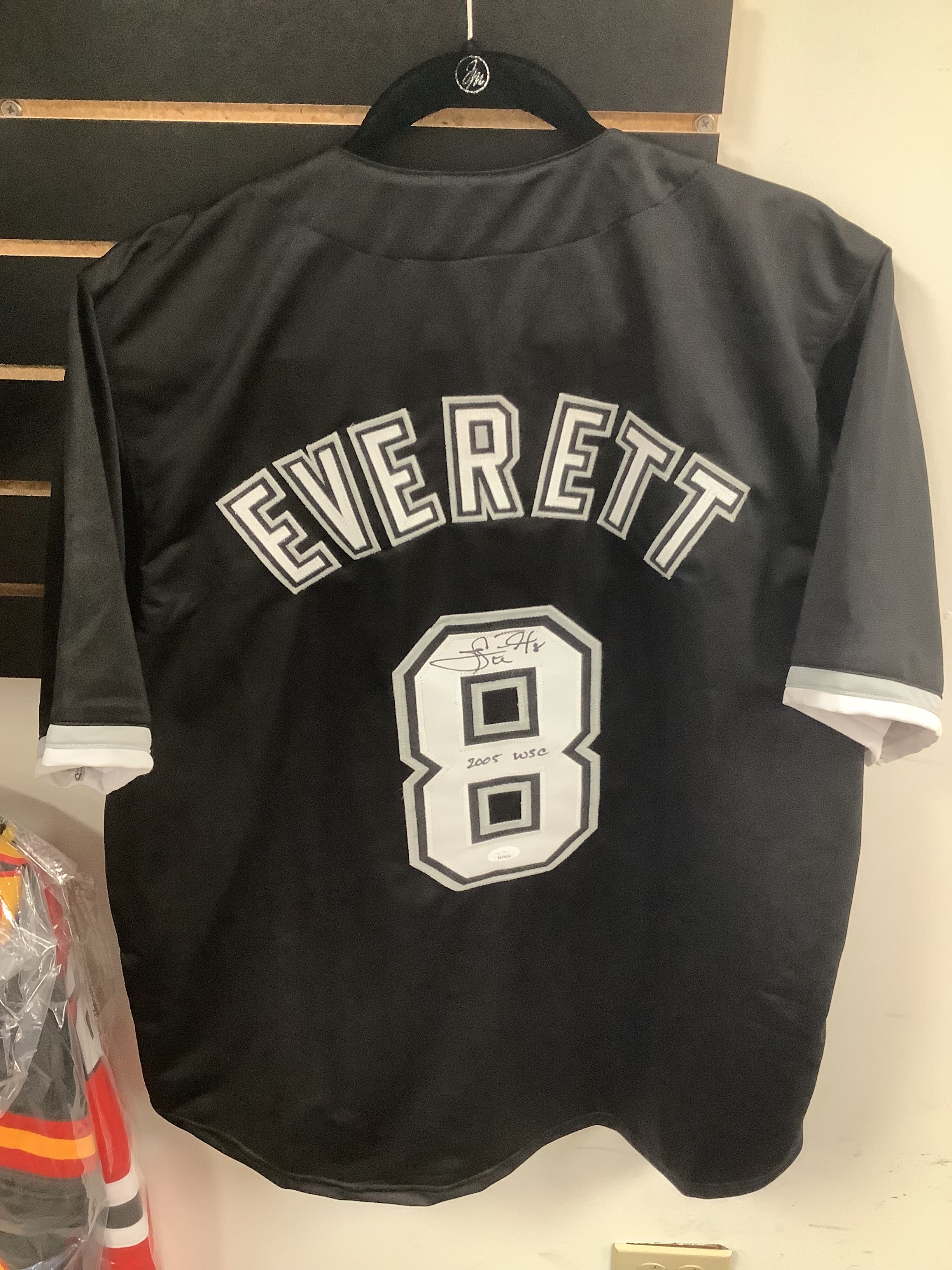 Carl Everett Autographed Baseball Jersey with JSA COA - Authentic Signed MLB Memorabilia for Collectors and Fans - Perfect for Display, Gifts, and Sports Memorabilia Collections