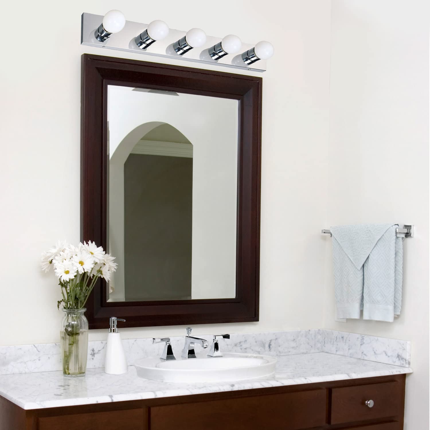 Design House 509653 5-Light Bathroom Vanity Light Fixture in Polished Chrome - Perfect for Modern Bathroom, Powder Room or Dressing Area Lighting