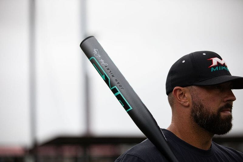 **Miken JR9 Josh Riley 1-Piece USSSA Slowpitch Softball Bat (MSU5JR1X) – Perfect for Competitive Play & Training**    **使用场景:** Ideal for slowpitch softball tournaments, league games, and batting practice.