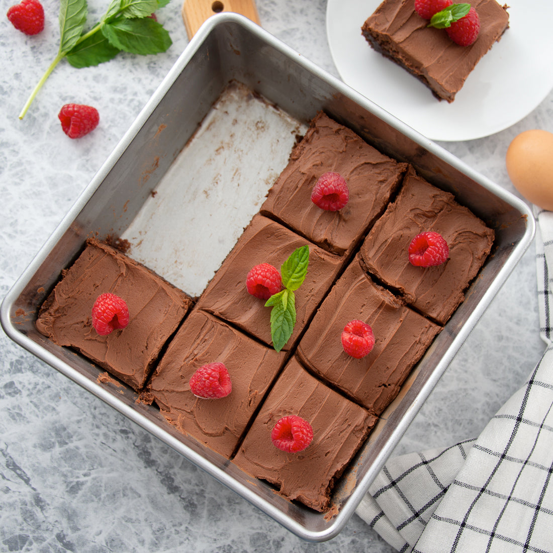 Non-Stick Square Baking Pan - 8x8 Inch Perfect for Brownies, Cakes & Bars | Oven Safe & Easy Clean | Ideal for Home Baking & Party Desserts