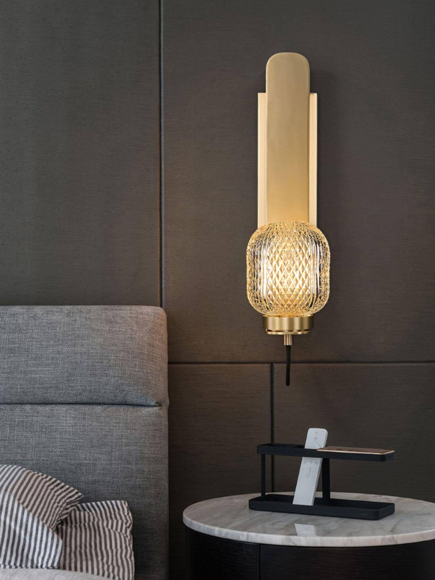 Modern Ison Wall Light - Sleek LED Sconce for Bedroom, Living Room & Hallway - Energy Efficient Indoor Lighting Fixture (Black/White) - Perfect for Home Decor & Ambient Lighting