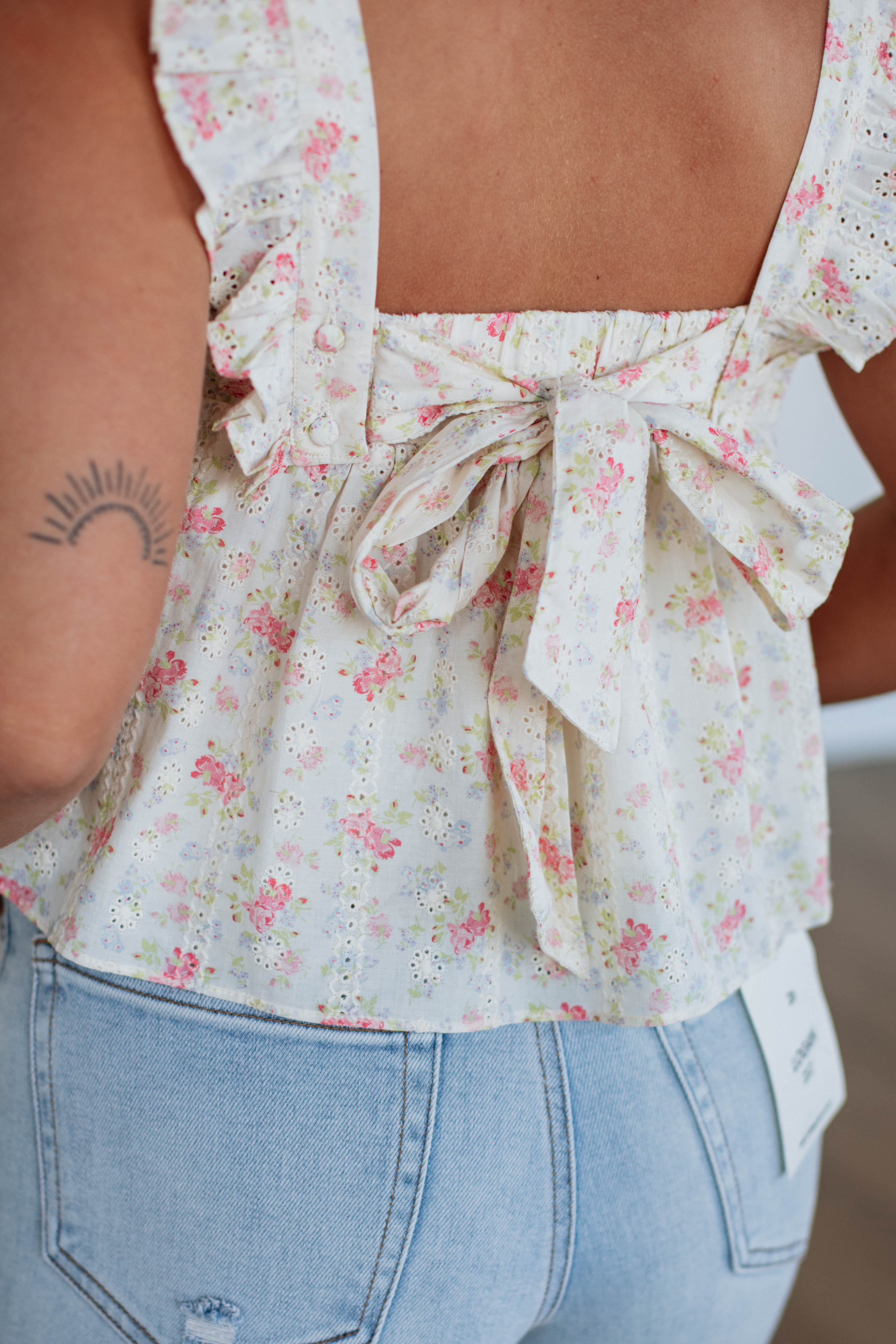 Emme Floral Tank Top - Women's Summer Floral Print Sleeveless Blouse for Casual Wear & Beach Outfits