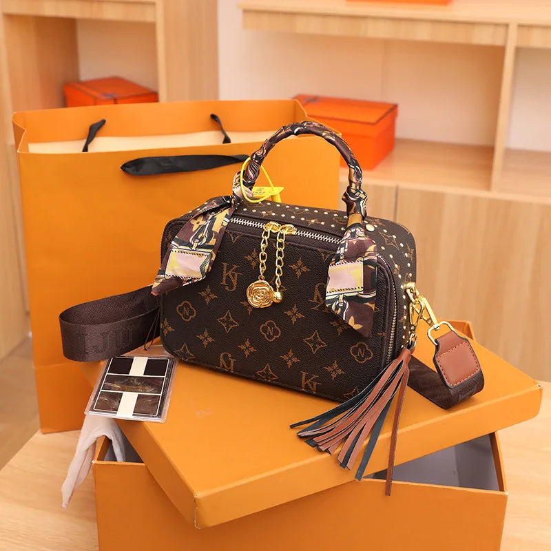 Stylish Women's Crossbody Bags - Luxury Designer Shoulder Purses & Handbags for Travel, Work & Everyday Use | Perfect as Clutch, Tote & Fashion Accessory