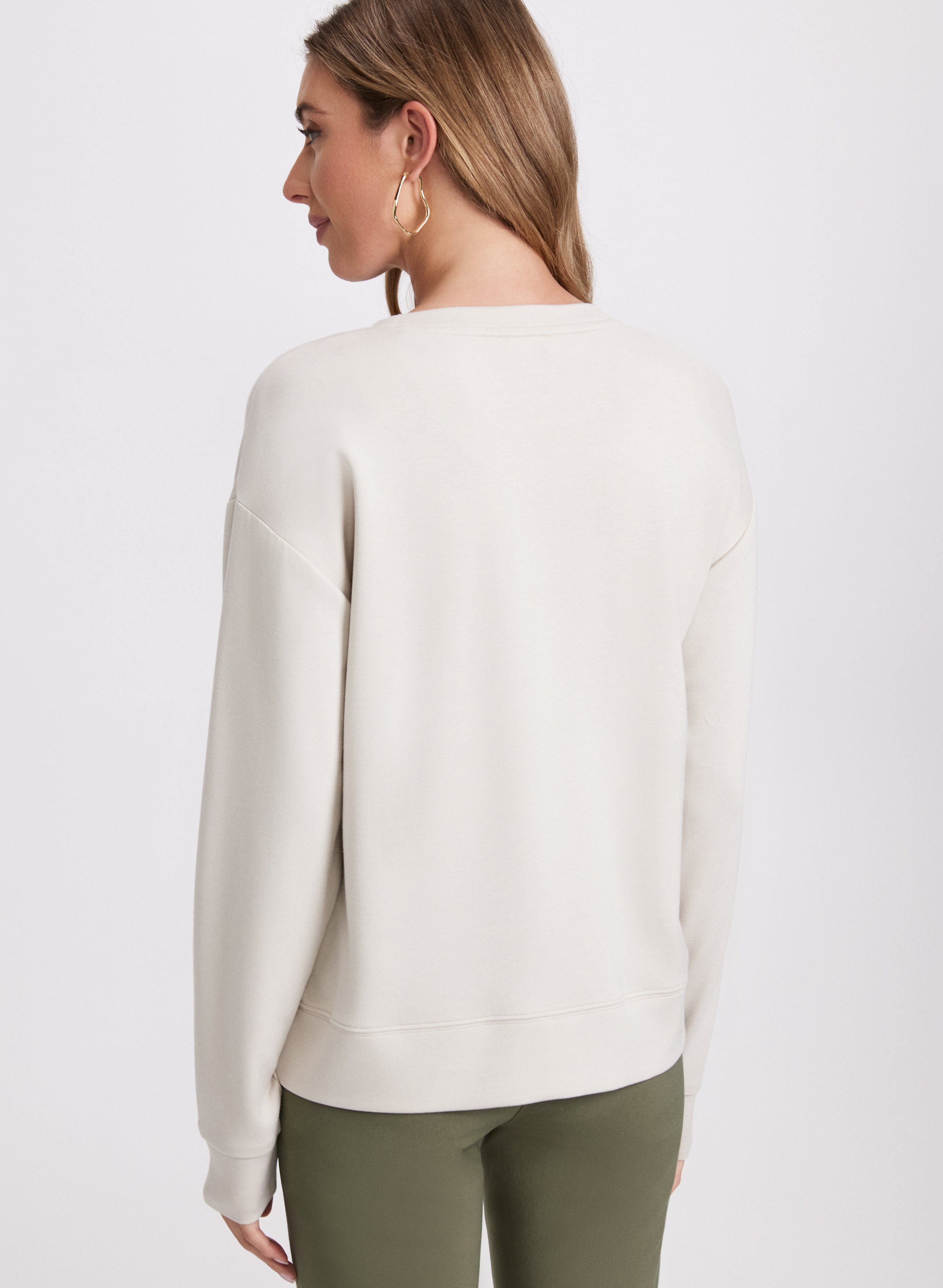 Floral Embroidered Sweatshirt for Women - Stylish Casual Pullover with Floral Design - Perfect for Spring Outfits & Everyday Wear