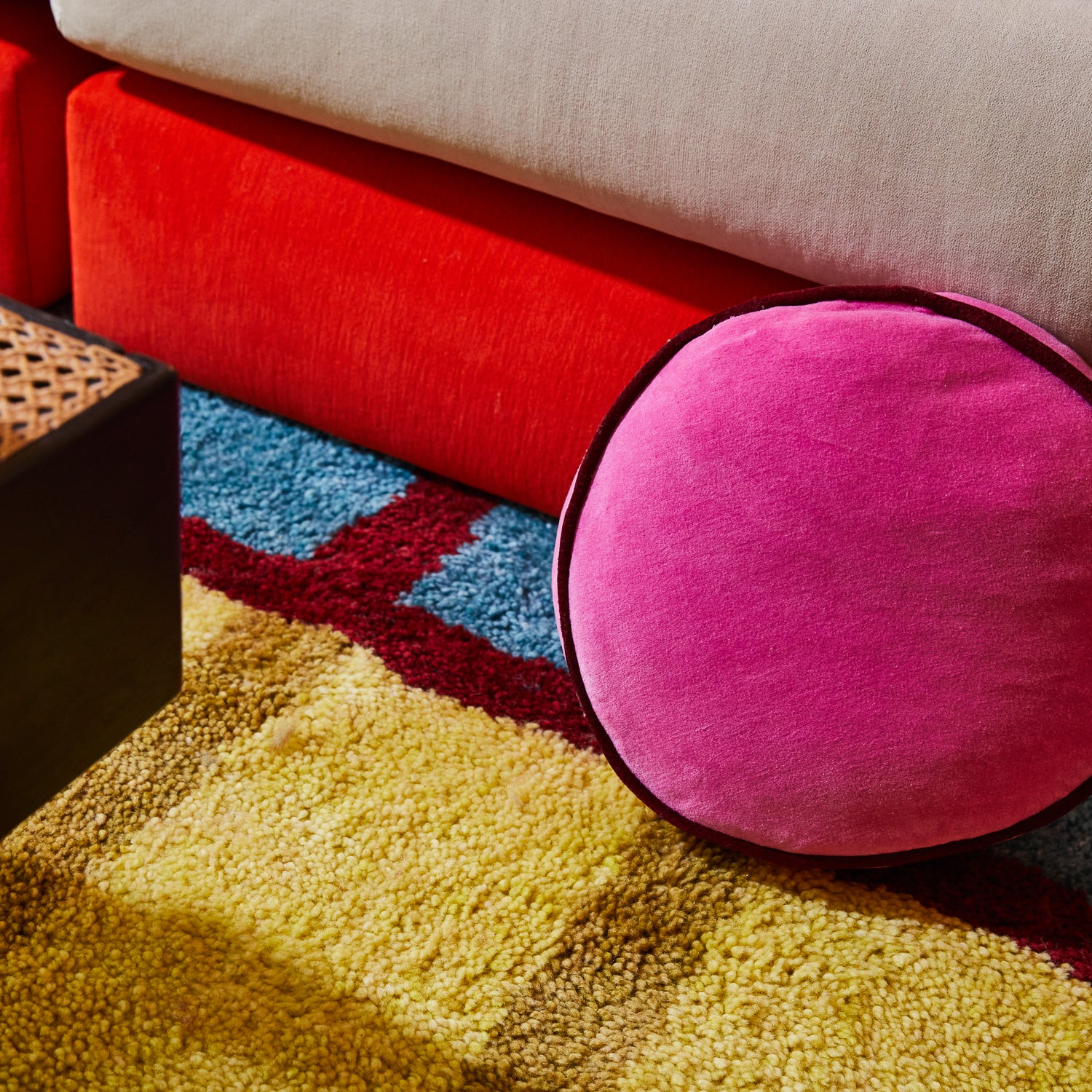 Castilo Round Velvet Cushion - Soft Fuchsia Pink Decorative Throw Pillow for Sofa, Bed & Home Decor - Perfect for Living Room, Bedroom & Nursery Accents