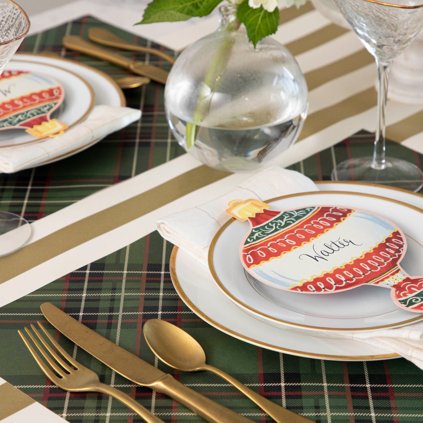 Elegant Gold Classic Stripe Table Runner - Perfect for Wedding, Holiday & Formal Dining Decor