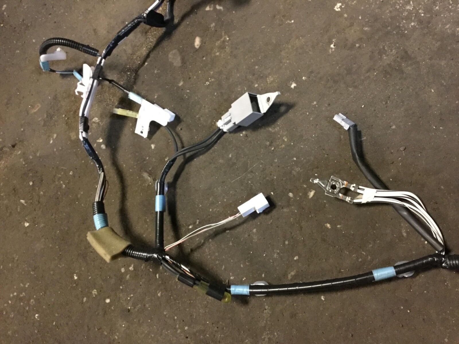 2005-2009 Toyota Prius Trunk Lid Wiring Harness OEM Replacement - Compatible for Rear Tailgate Electrical Repair & Maintenance