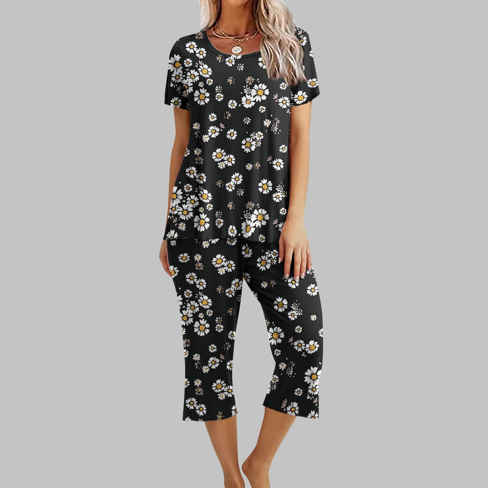 Kinrui Women's Capri Lounge Set - Short Sleeve Round Neck Top & Capri Pants 2-Piece Bohemian Pajama Outfit | Comfortable Sleepwear for Home, Yoga & Relaxation