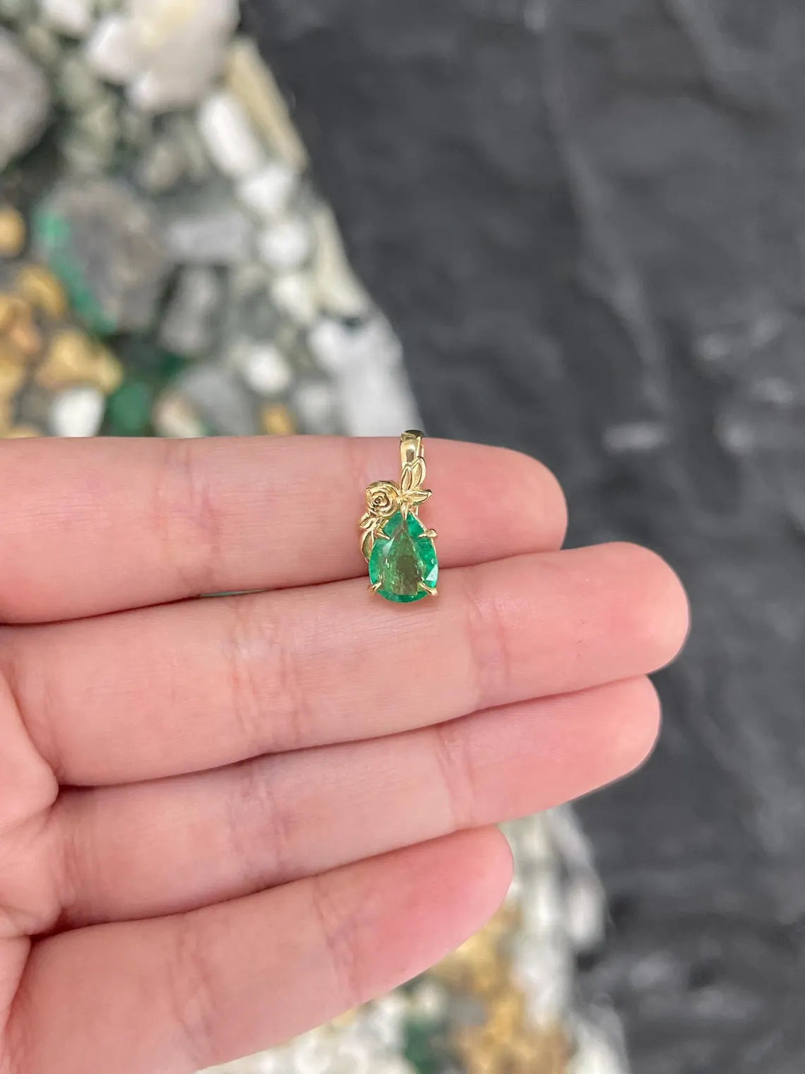 1.25 Carat Natural Pear Cut Emerald Floral Pendant Necklace for Women - Elegant Jewelry Gift for Brides, Anniversary & Special Occasions