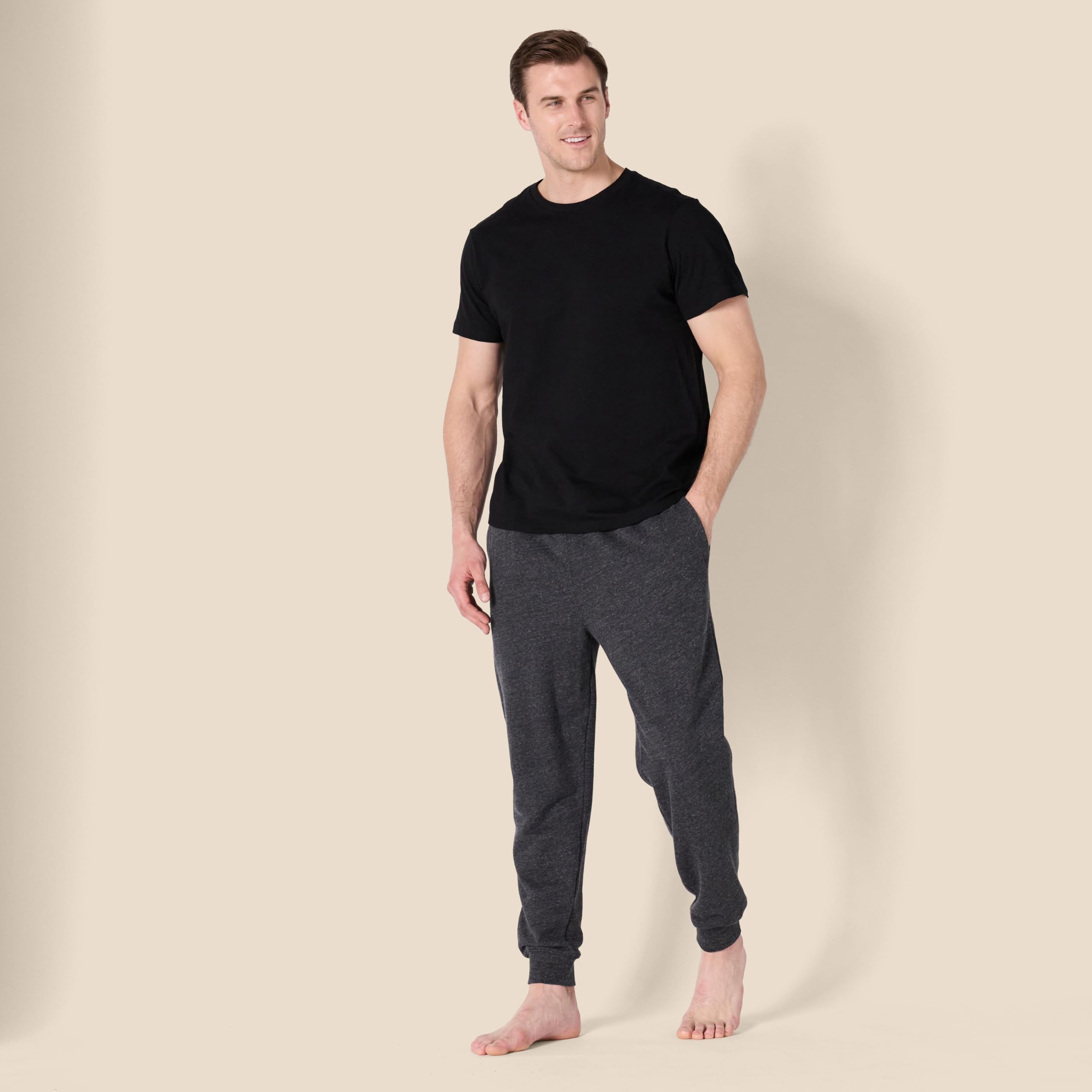 Amazon Essentials Men's Crew Neck T-Shirts 6-Pack - Soft Cotton Basic Tees for Casual Wear, Layering & Everyday Comfort | Machine Washable Slim Fit Shirts for Work, Gym & Weekend Outfits