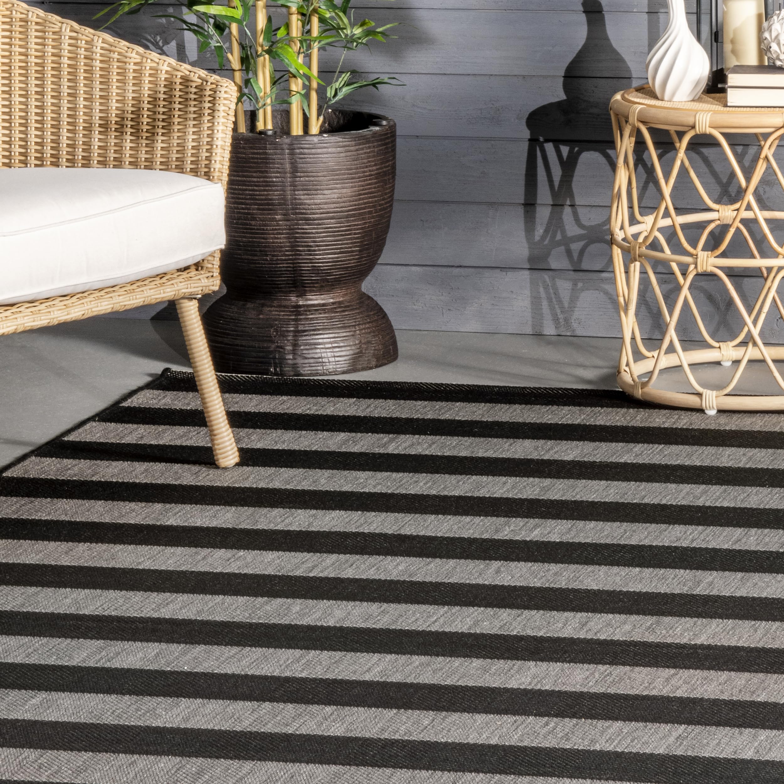nuLOOM 9' x 13' Outdoor Rug - OEKO-TEX Certified, Weatherproof & Durable for High Traffic Areas - Perfect for Patio, Deck, Balcony & Backyard - Alexis Black Design