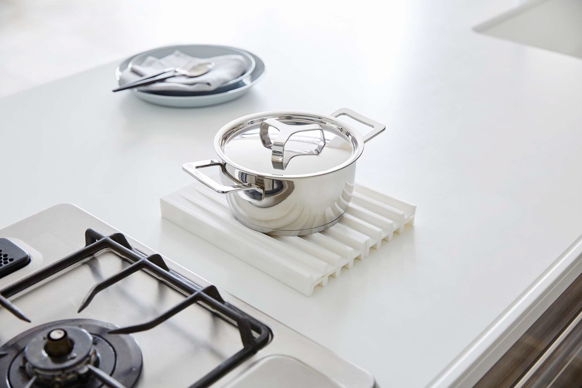 Silicone Folding Dish Drainer Mat & Trivet - Non-Slip, Heat-Resistant Kitchen Drying Rack for Sink Countertop - Perfect for Drying Dishes, Utensils & Cookware