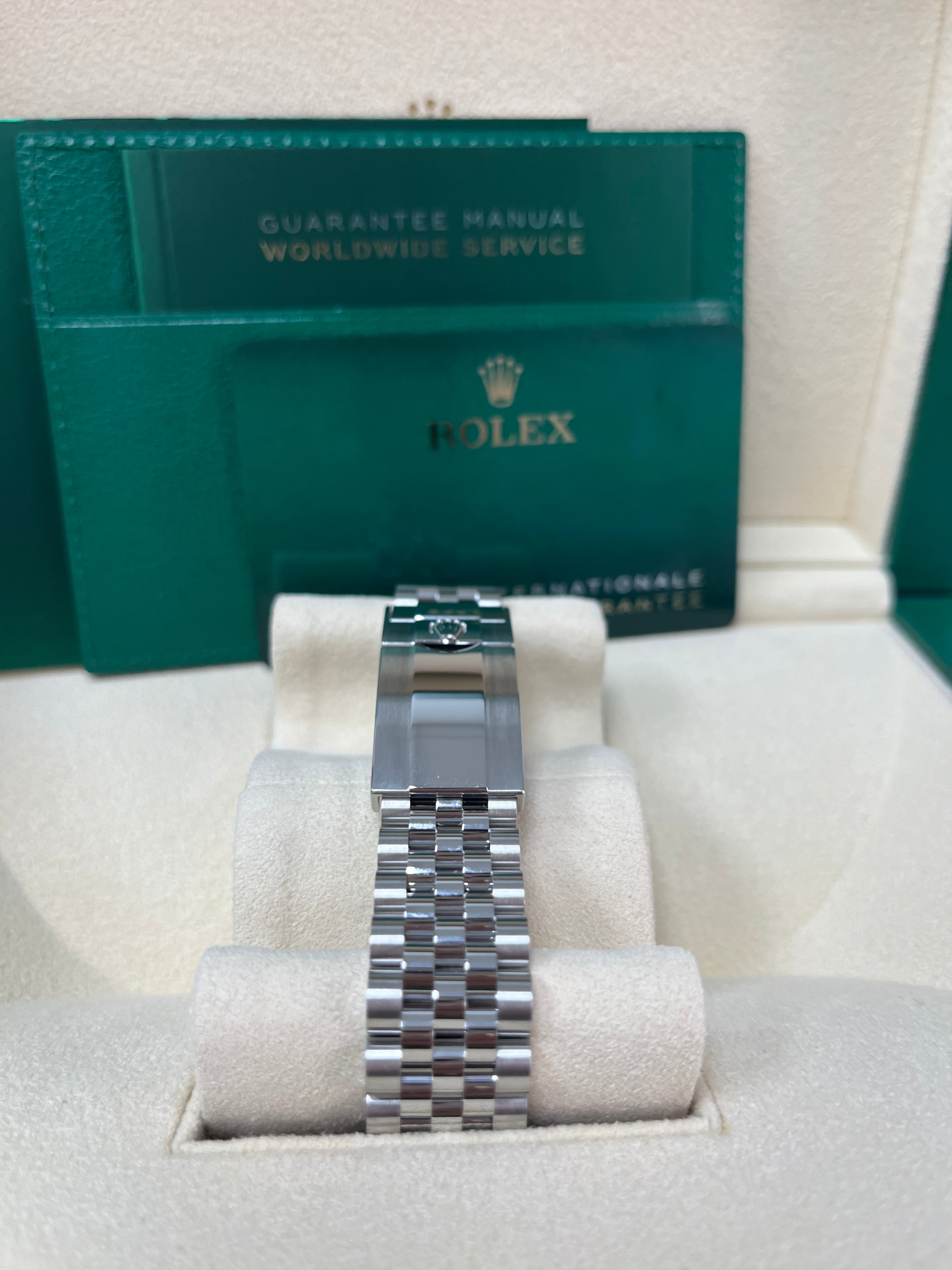 Rolex GMT-Master II 126720VTNR Men's Watch with Green & Black Ceramic Bezel - Perfect for Travel, Business & Luxury Collectors