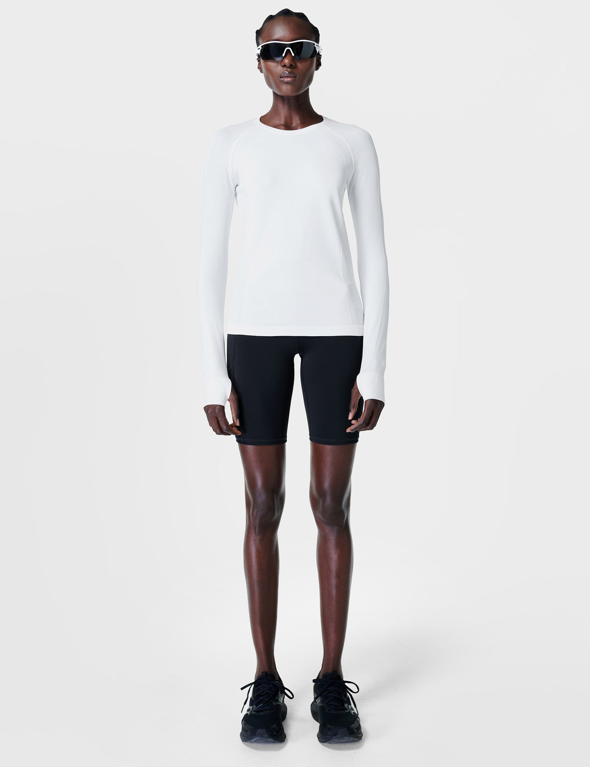 High-Performance Seamless Workout Long Sleeve Top for Athletes - Breathable & Moisture-Wicking White Fitness Shirt - Ideal for Gym, Running & Yoga Training