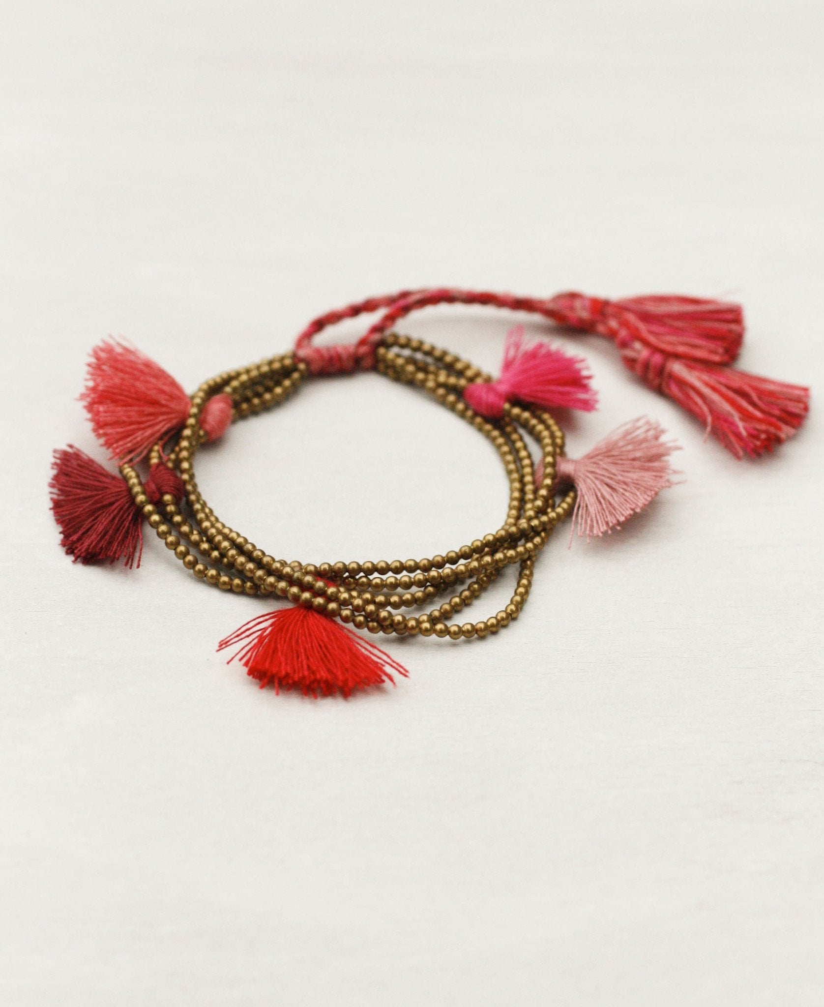 Adjustable Dancing Tassel Bracelet for Women - Boho Chic Handmade Jewelry for Parties, Festivals & Everyday Wear