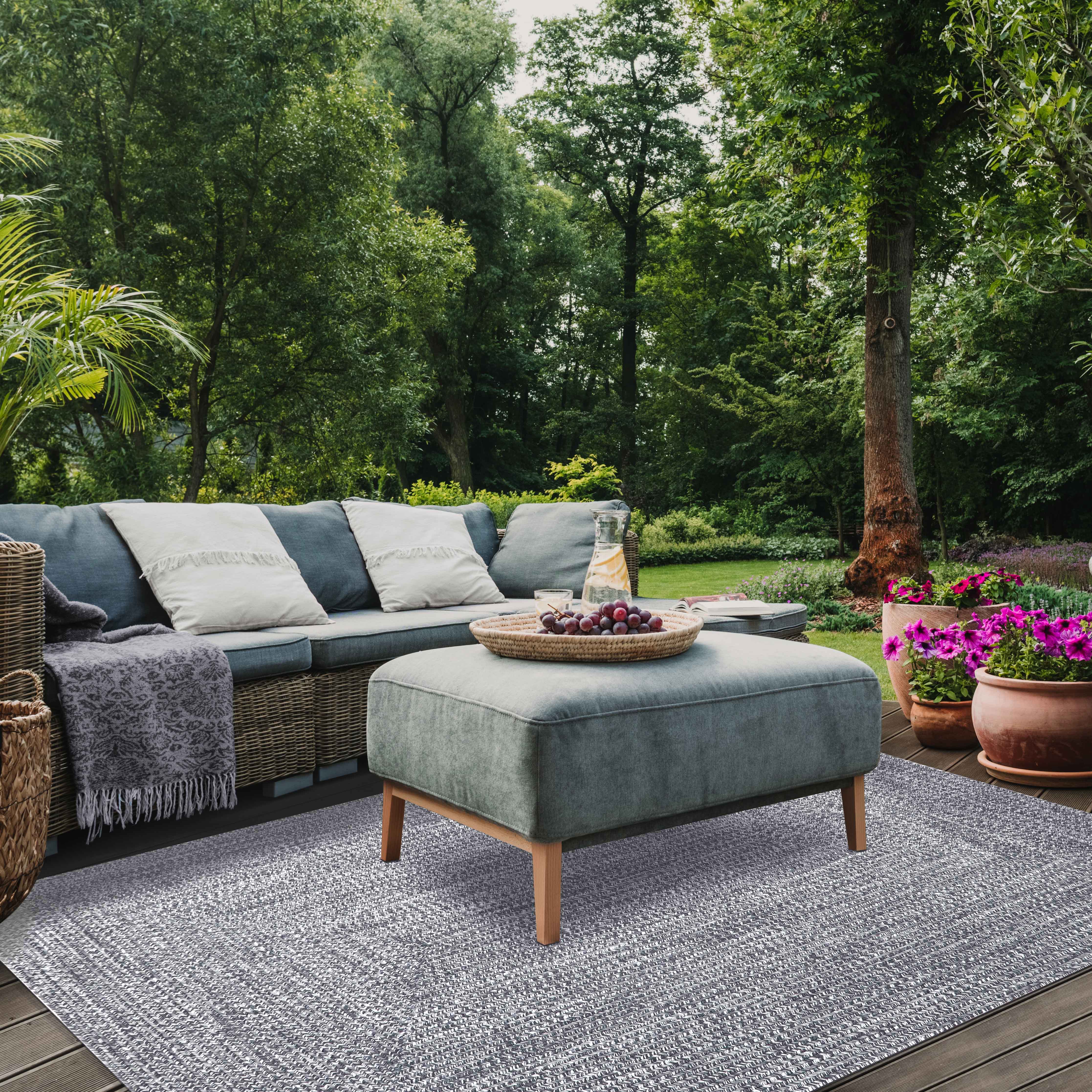Two-Toned Braided Bohemian Area Rug - Indoor/Outdoor Use for Living Room, Patio & Bedroom Decor