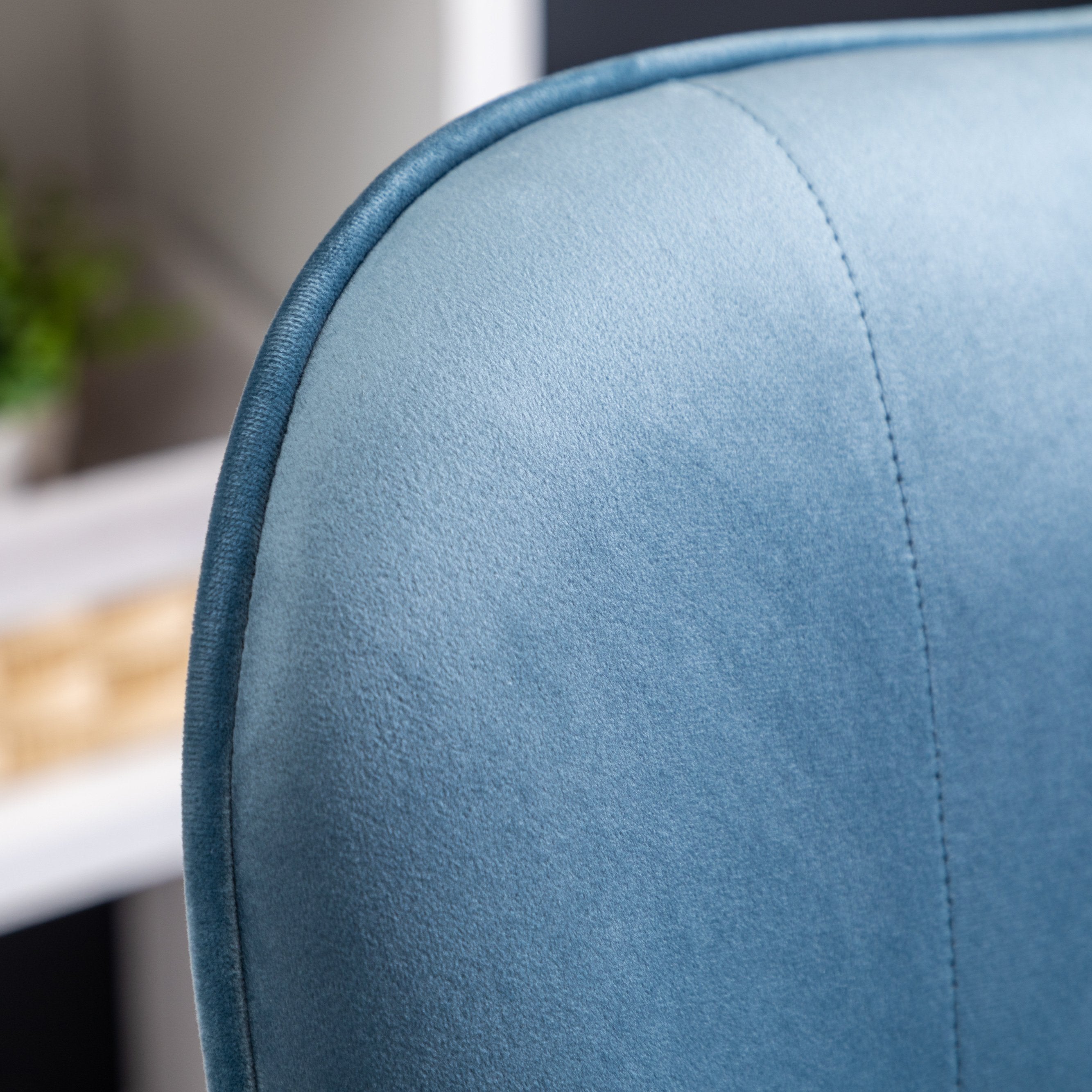 Roundhill Furniture Doarnin Contemporary Silky Velvet Tufted Button Back Accent Chair - Modern Living Room Seating for Home Office, Lounge & Bedroom Decor