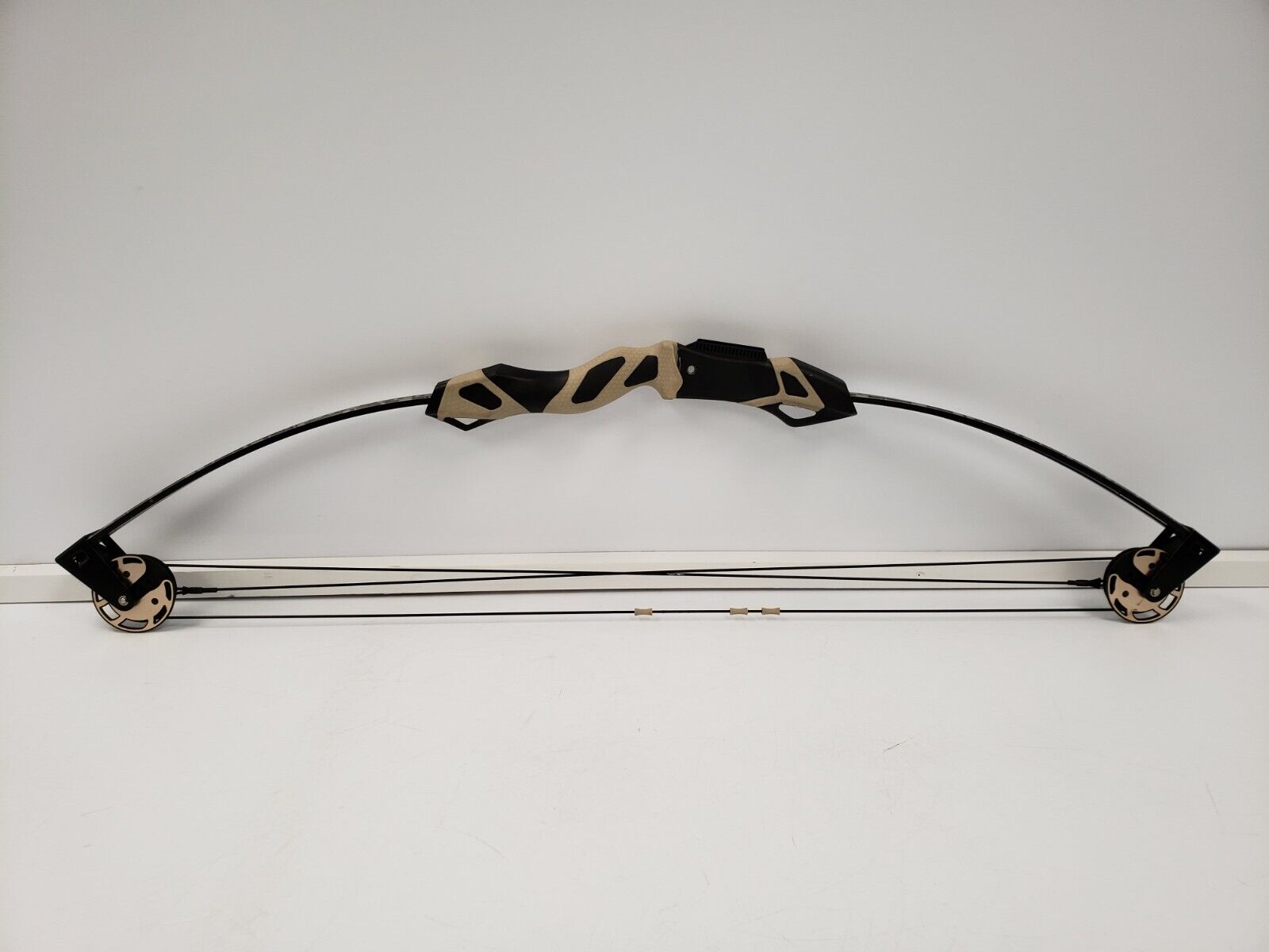 Mossy Oak Vertigo Compound Bow for Hunting & Target Practice - High Performance Archery Equipment for Outdoor Adventures