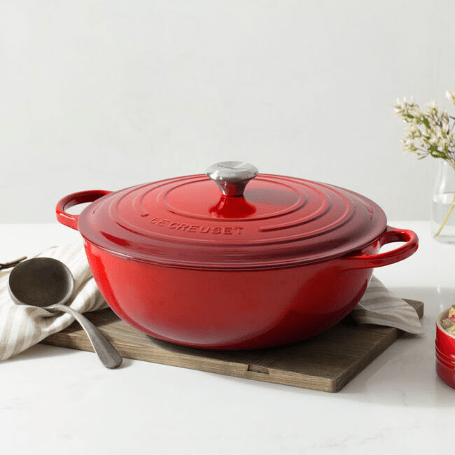 Le Creuset 7.5 Quart Signature Enameled Cast Iron Dutch Oven - Premium Cookware for Baking, Roasting & Slow Cooking - Perfect for Soups, Stews & Family Meals