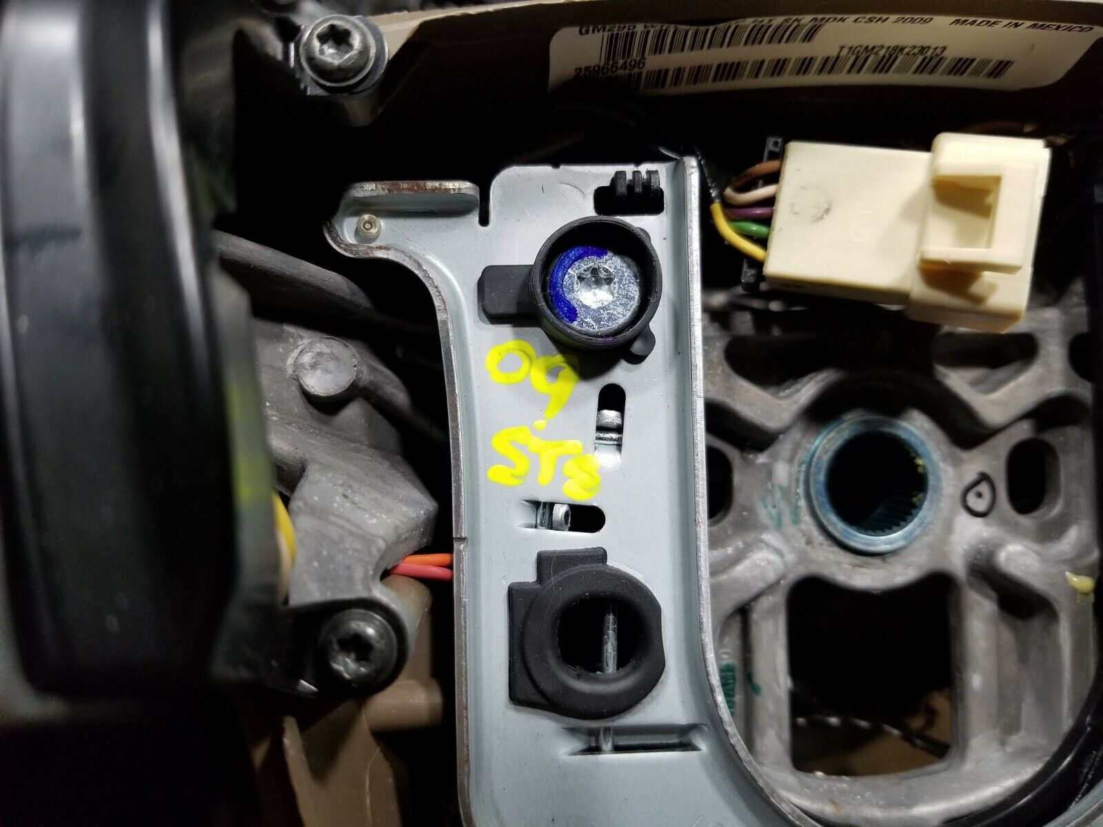 05-10 Cadillac STS Electrical Mount Bracket Holder 15253256 OEM Replacement Part - Perfect for Engine Bay Wiring & Electrical System Maintenance