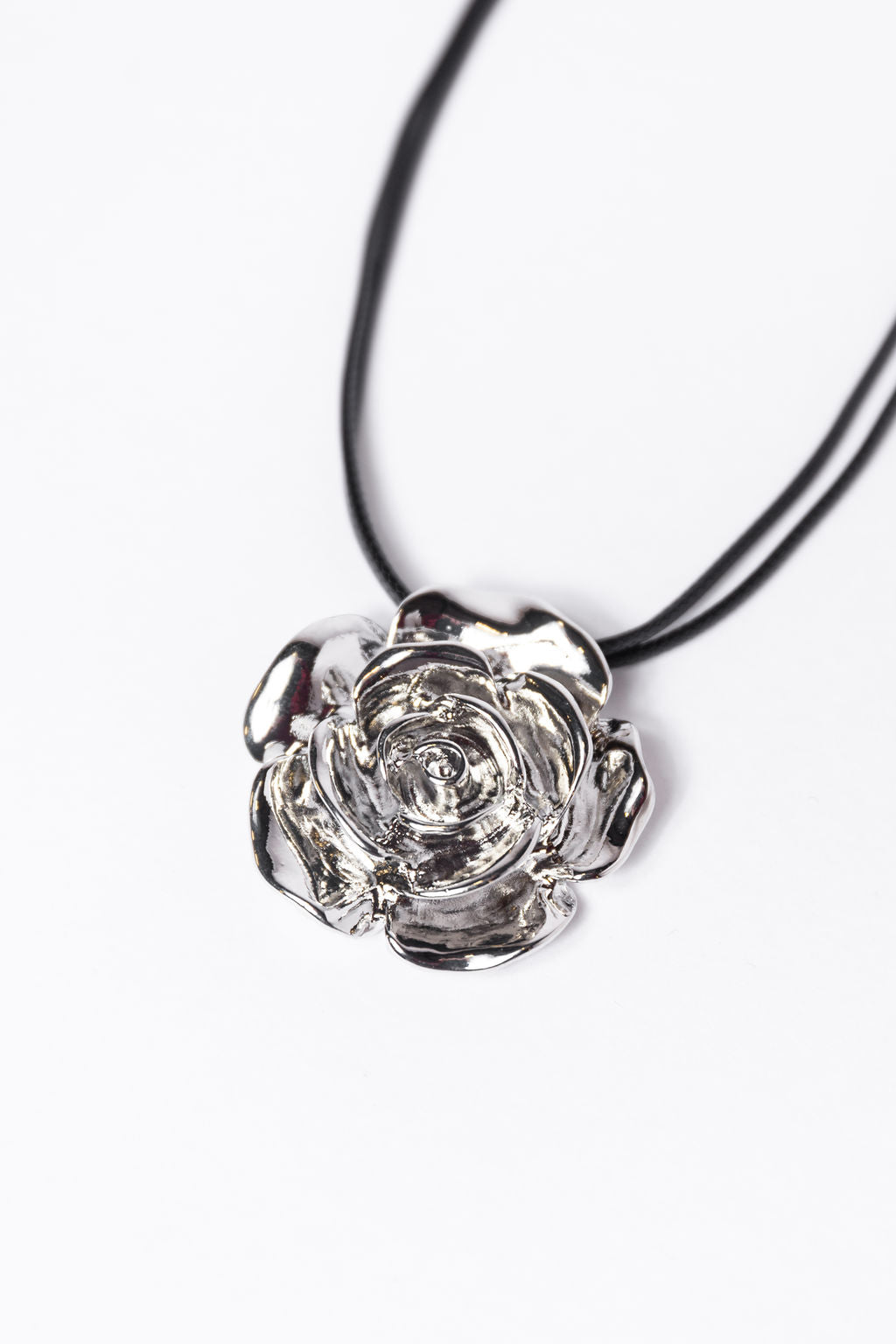 Elegant Silver Rose Necklace for Women - Romantic Gift for Valentine's Day, Anniversary & Special Occasions | Perfect for Date Nights, Weddings & Everyday Wear