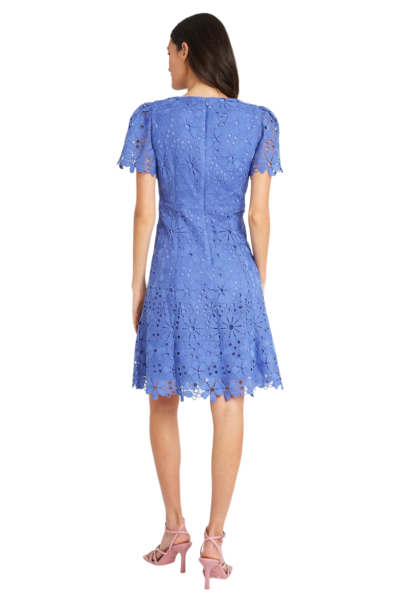 Maggy London Women's Floral V-Neck Short Sleeve Knee Length Dress - Perfect for Wedding Guest, Cocktail Party & Summer Occasions