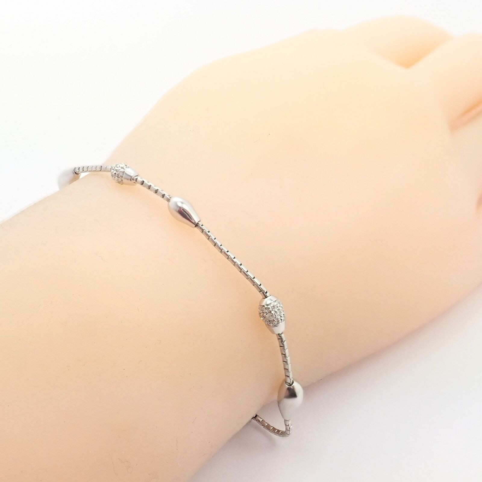 Authentic H. Stern 18k White Gold Diamond Teardrop Bracelet - Luxury Jewelry for Women, Elegant Gift for Anniversary & Special Occasions