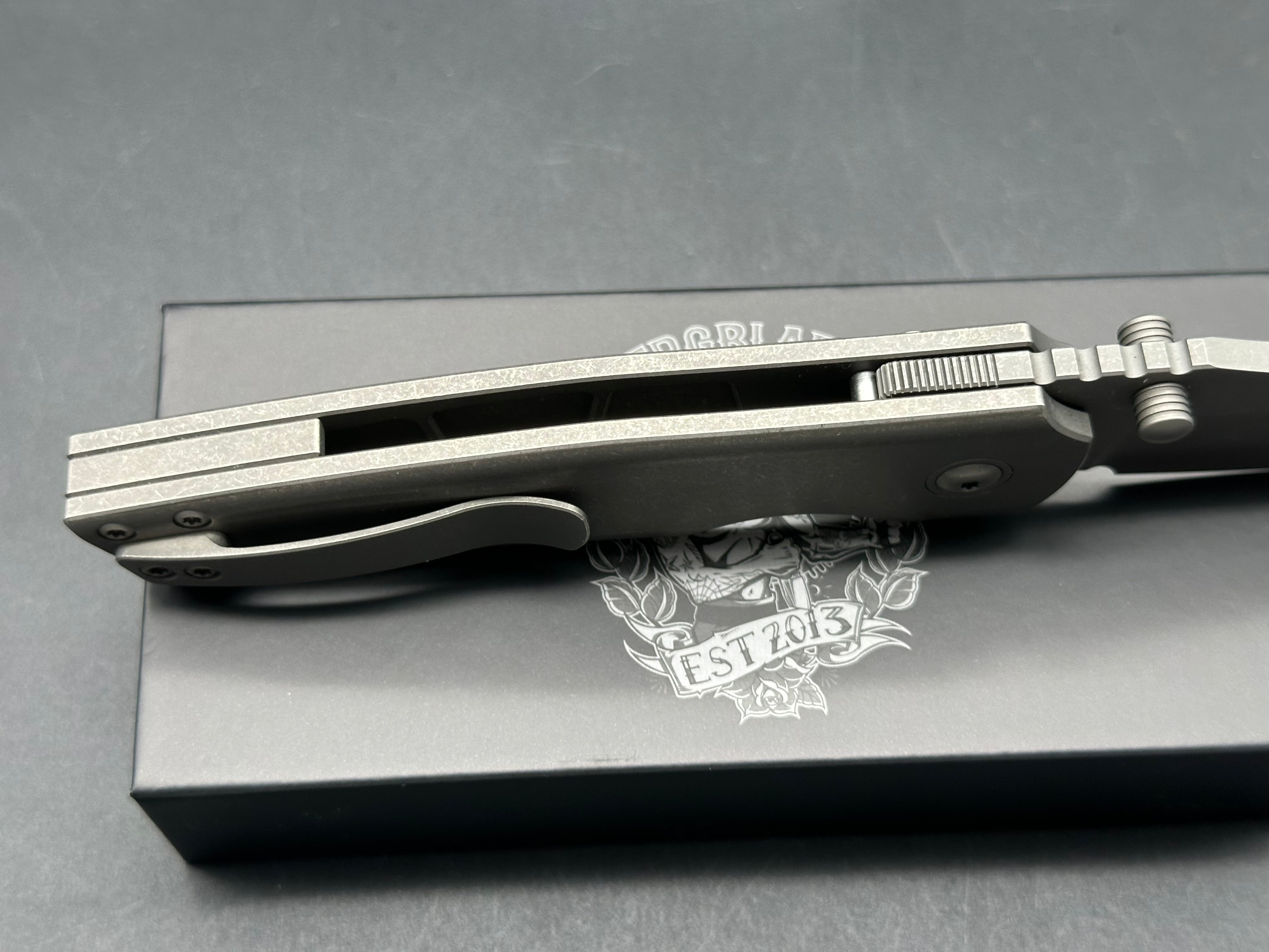 Premium Berg Button Lock Barber Knife - M390 Dark Stonewashed Blade - Professional Grooming & Outdoor EDC - Perfect for Barbers, Camping & Everyday Carry