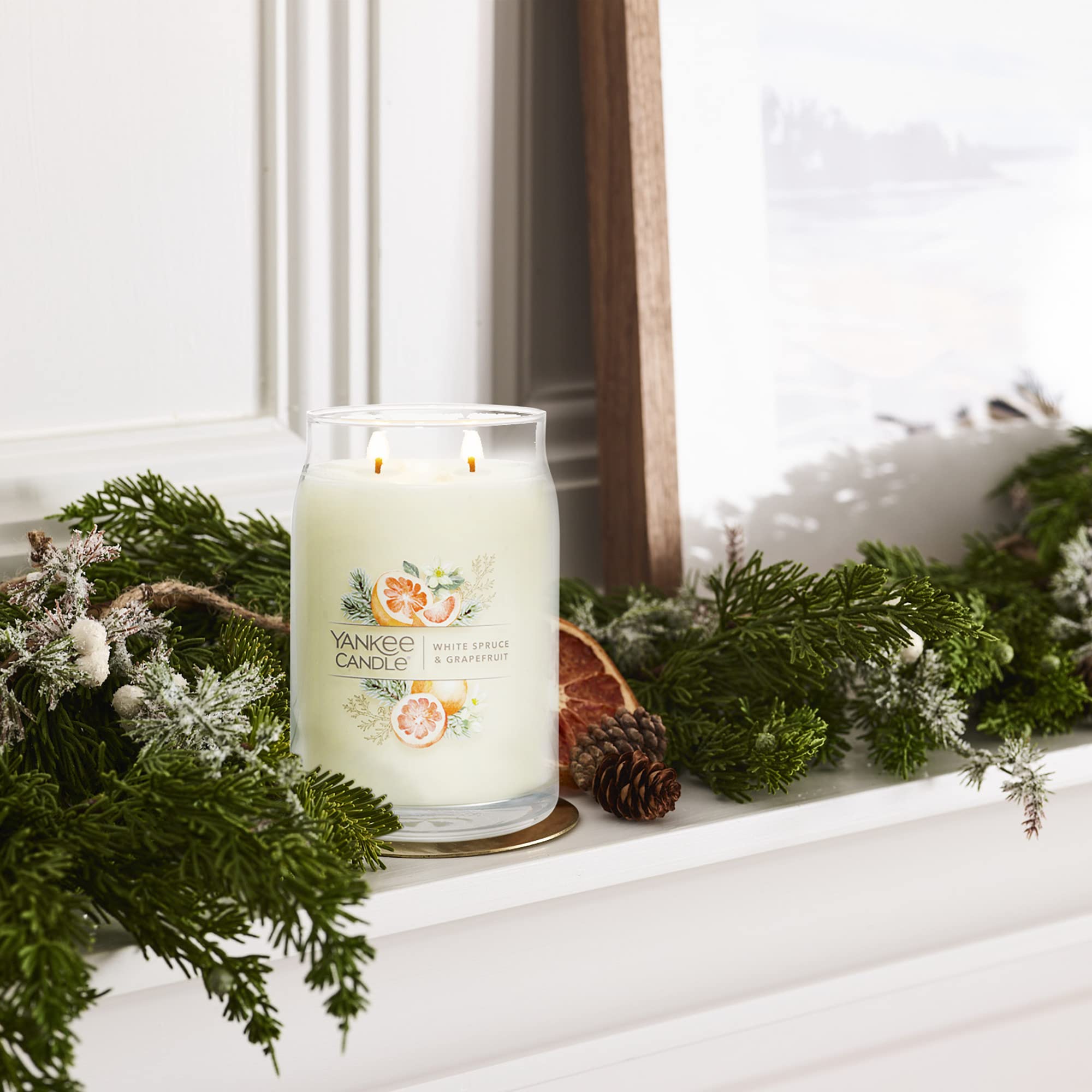 Yankee Candle White Spruce & Grapefruit Scented Large Jar Candle - 20oz 2-Wick Holiday Candle with 60+ Hours Burn Time | Perfect for Christmas Decor, Home Fragrance & Cozy Winter Evenings