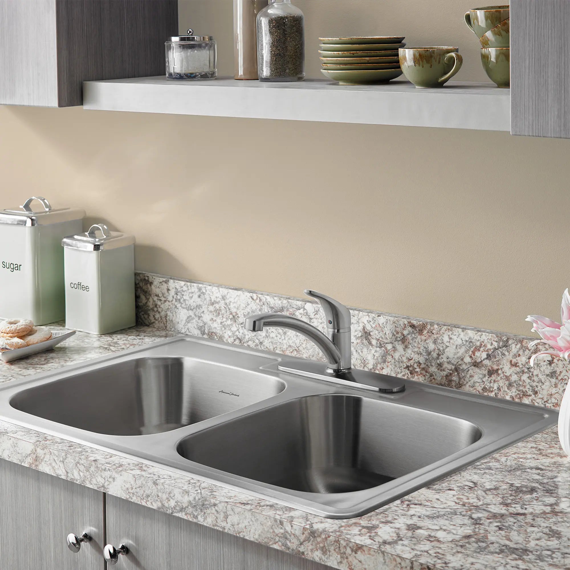 Colony PRO Single Handle Kitchen Faucet - 1.5 GPM Low Flow, 5.7 L/min Water Saving Design - Perfect for Modern Kitchens & Eco-Friendly Homes