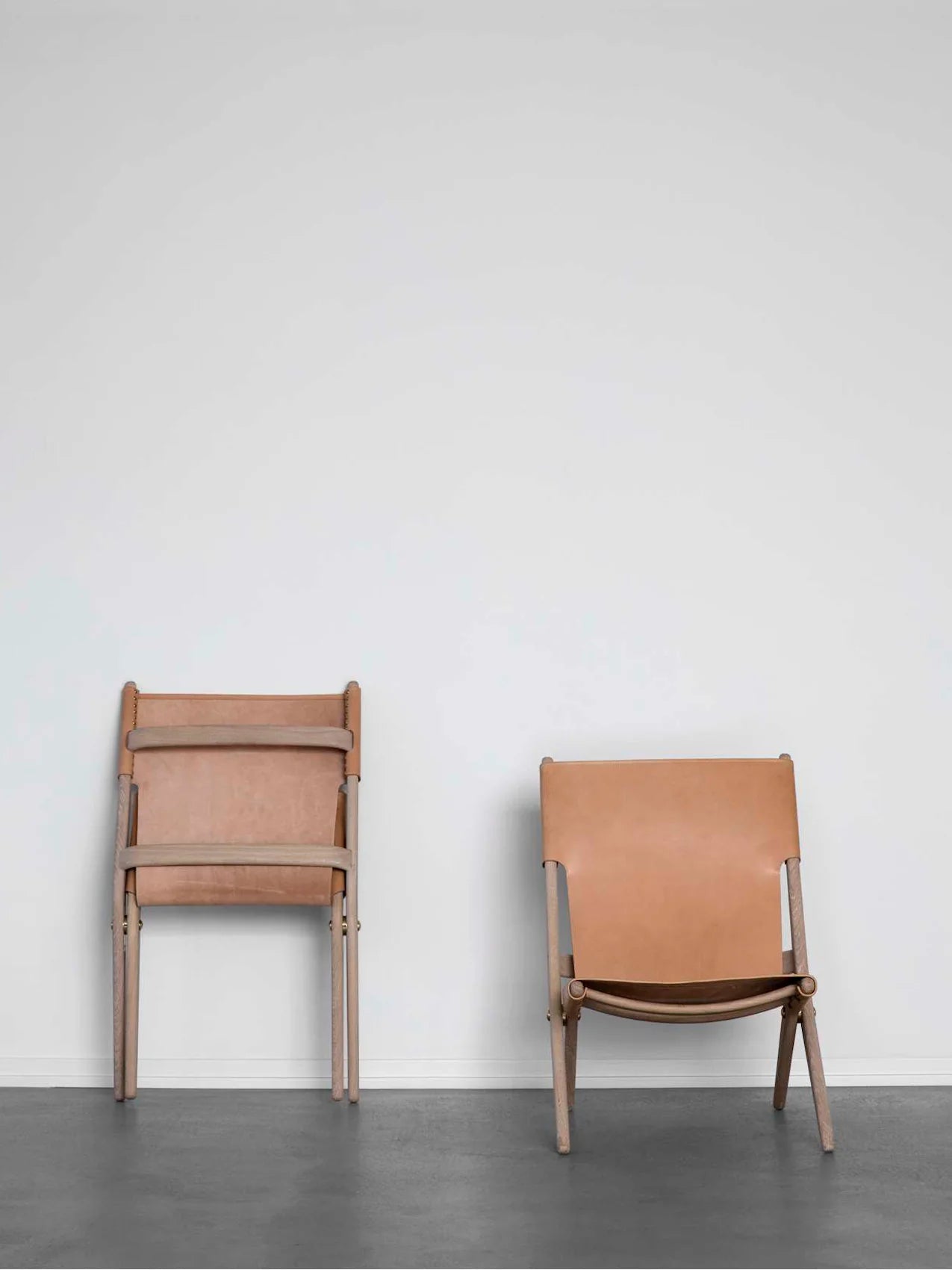 Saxe Chair - Modern Accent Chair for Living Room, Bedroom & Office - Comfortable Upholstered Lounge Chair with Wooden Legs - Perfect for Relaxing, Reading & Decorating Your Home