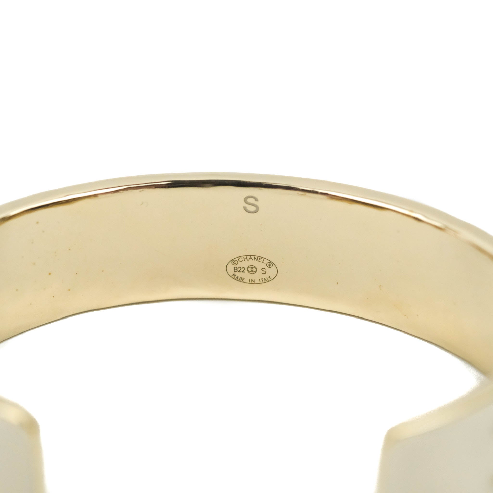 Chanel CC Logo Gold Tone Bracelet for Women - Size S (22S) - Luxury Fashion Jewelry for Parties, Weddings & Special Occasions