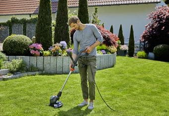 Gardena Turbotrimmer PowerCut 650/28 9874 20 - Electric Grass Trimmer with 650W Motor & 28cm Cutting Width - Perfect for Lawn Edging, Garden Maintenance & Yard Work