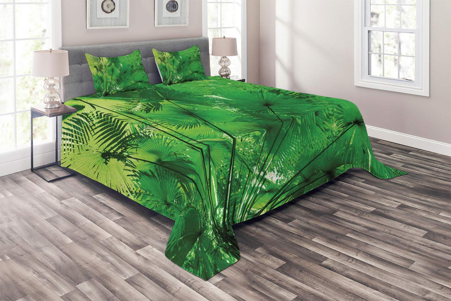 Ambesonne Tropical Rainforest Bedspread Set - King Size Green Quilted Coverlet with 2 Pillow Shams | Exotic Jungle Leaf Pattern Bedding for Master Bedroom Decor | Nature-Inspired 3-Piece Luxury Bed Set for Home & Hotel Use