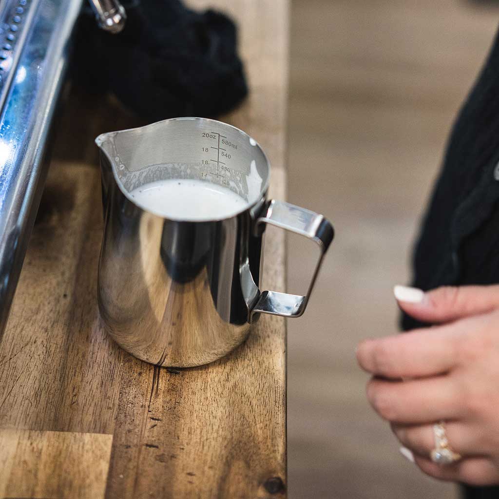Professional 20oz Barista Milk Frothing Pitcher - Stainless Steel for Perfect Latte & Cappuccino Foam - Ideal for Home & Coffee Shop Use