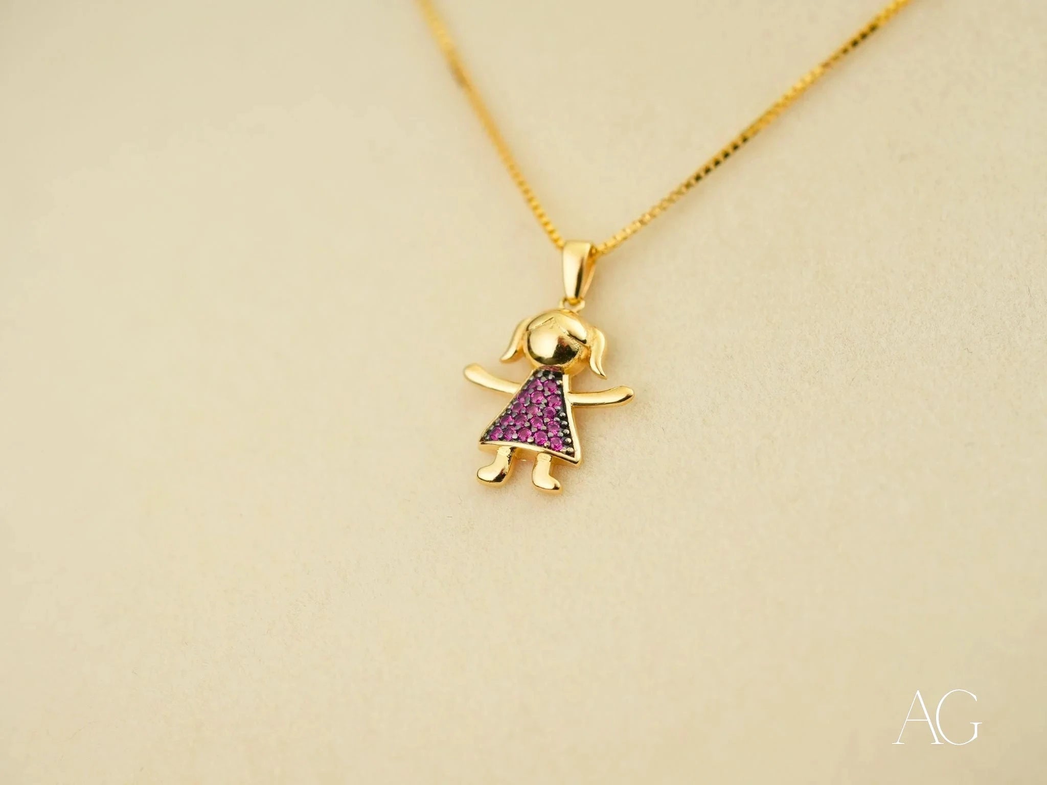 Golden Love Heart Pendant Necklace for Boys & Girls - Perfect Gift for Valentine's Day, Birthday & Anniversary Jewelry