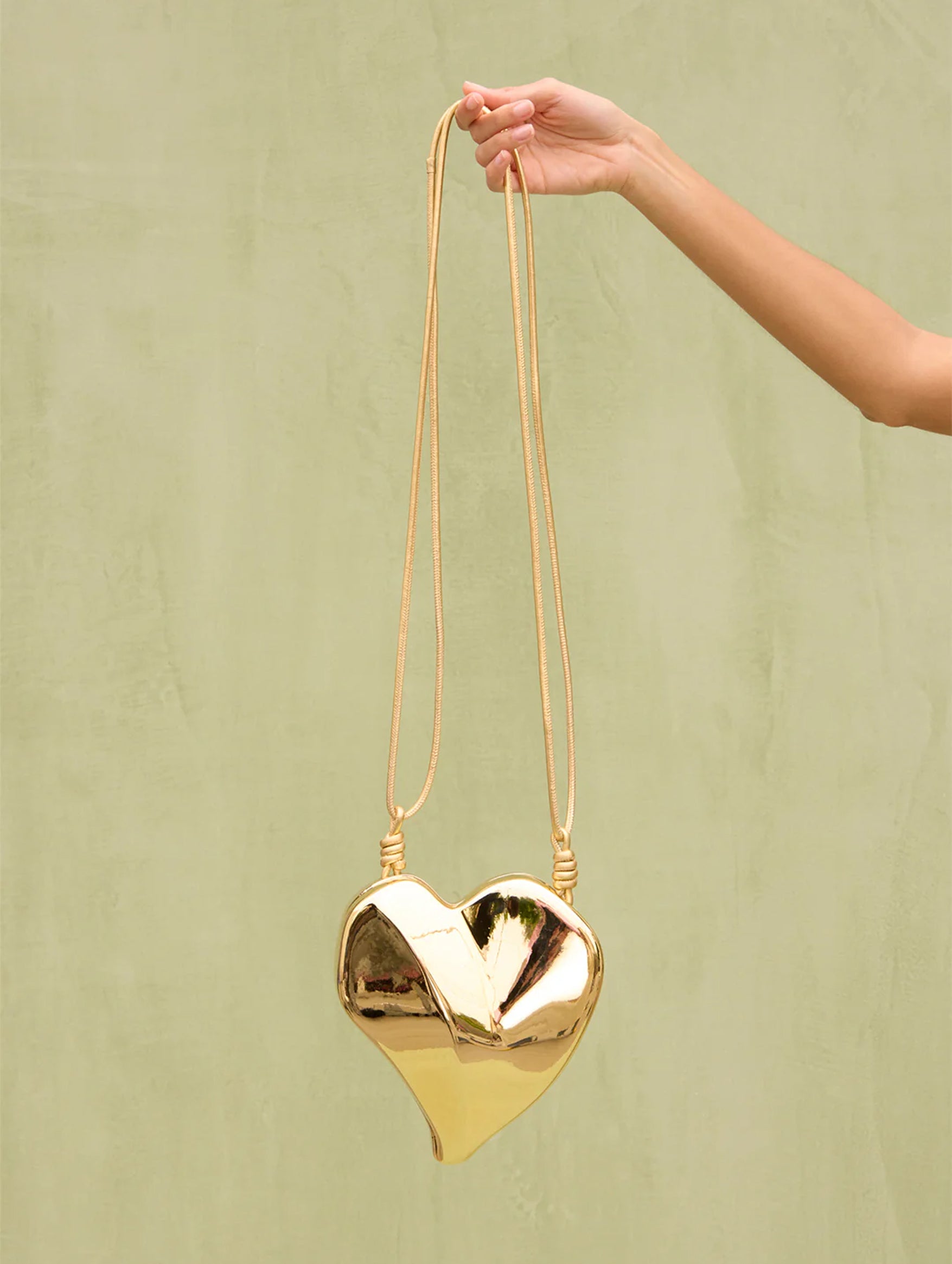 Imogen Heart Bag in Shiny Gold - Elegant Crossbody Purse for Women, Fashionable Evening Clutch - Perfect for Date Night, Parties & Special Occasions
