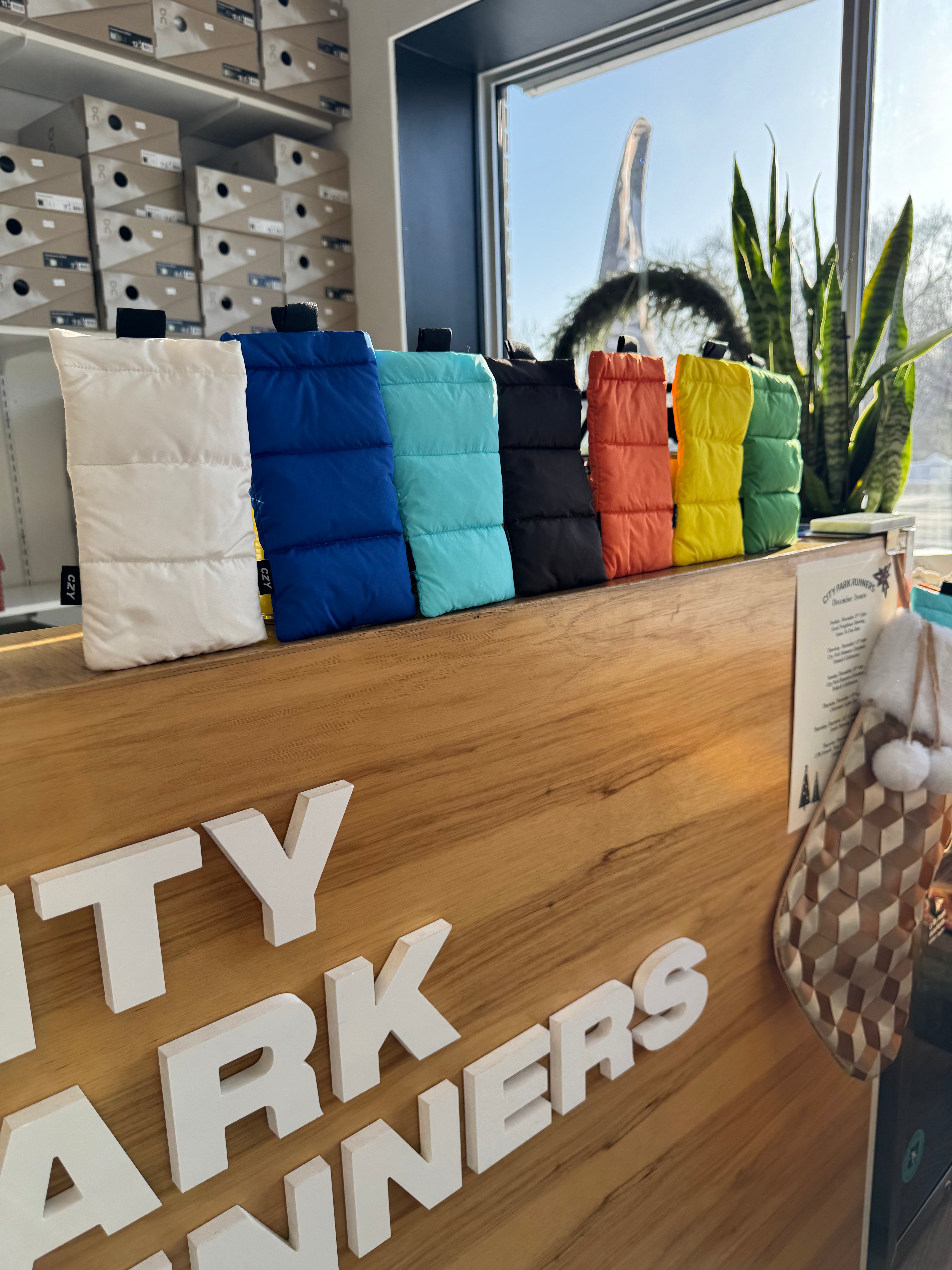 Cozy Warm Phone Sleeve - Soft Fleece Phone Pouch for Winter Protection - Perfect for Cold Weather, Outdoor Activities & Daily Commute