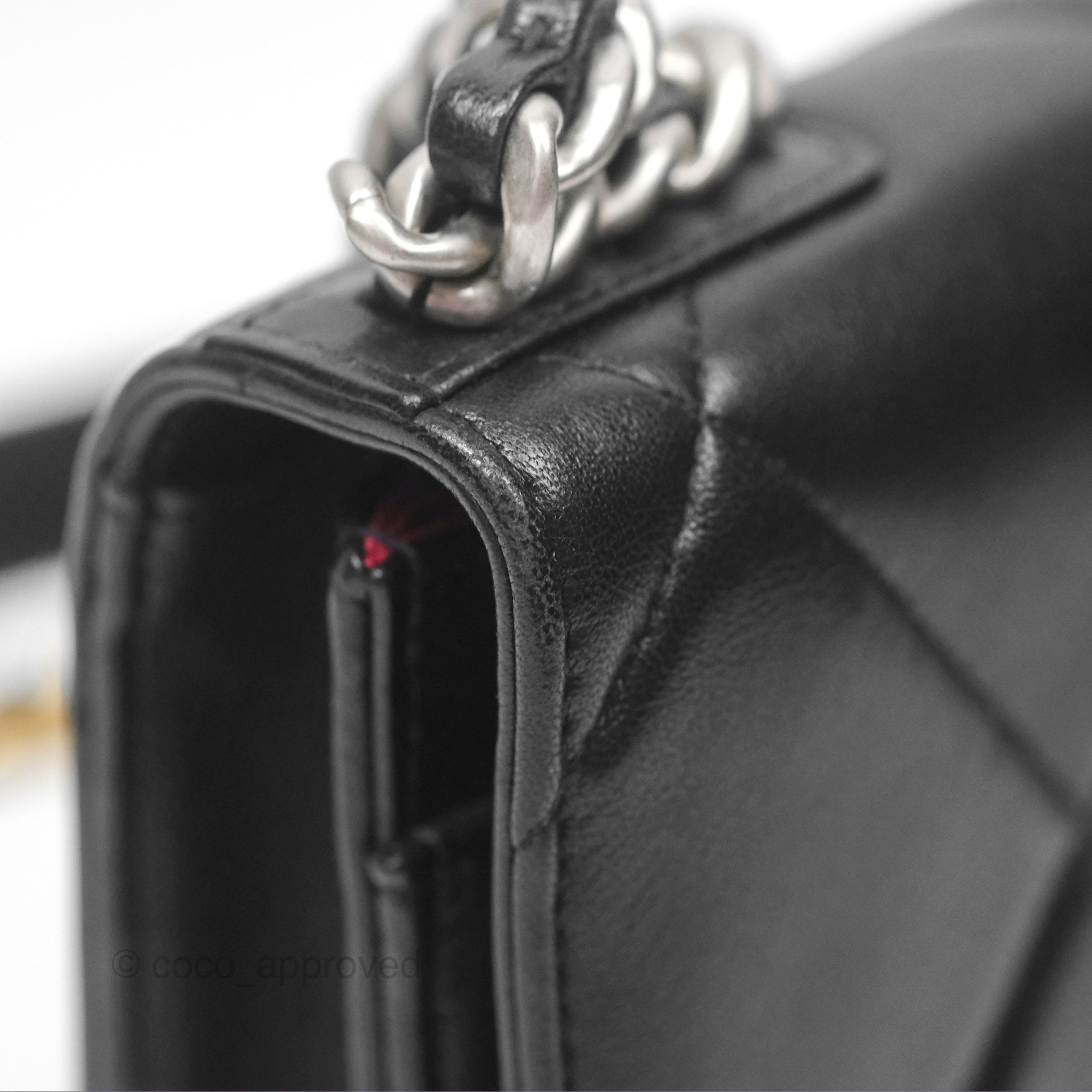 Chanel 19 Wallet on Chain WOC Black Mixed Hardware - Luxury Crossbody Bag for Women, Perfect for Evening Parties & Daily Use