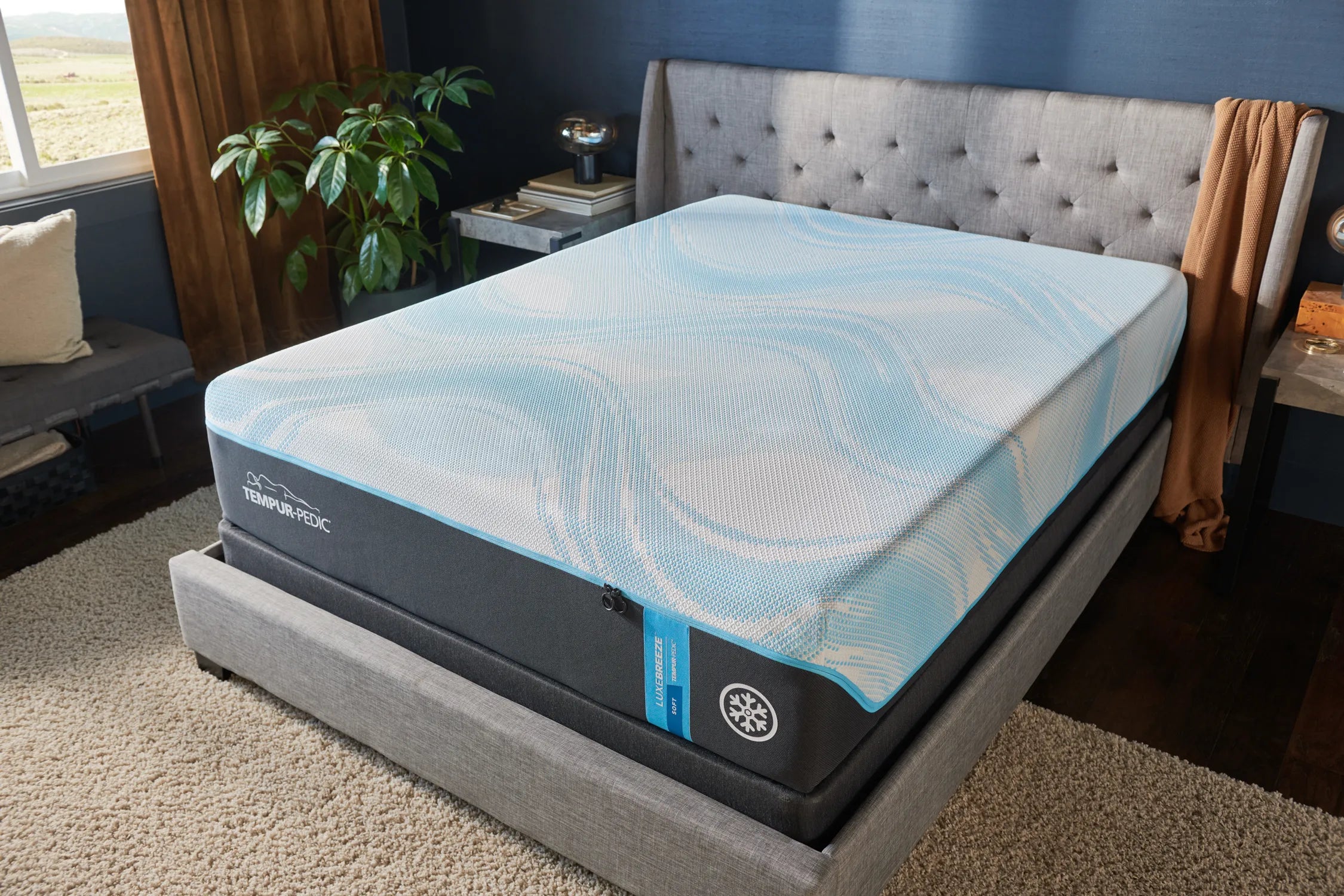Tempur-Pedic LuxeBreeze Soft Cooling Mattress - Queen Size, Medium Firmness for Optimal Support & Pressure Relief | Perfect for Hot Sleepers & Back Pain Relief