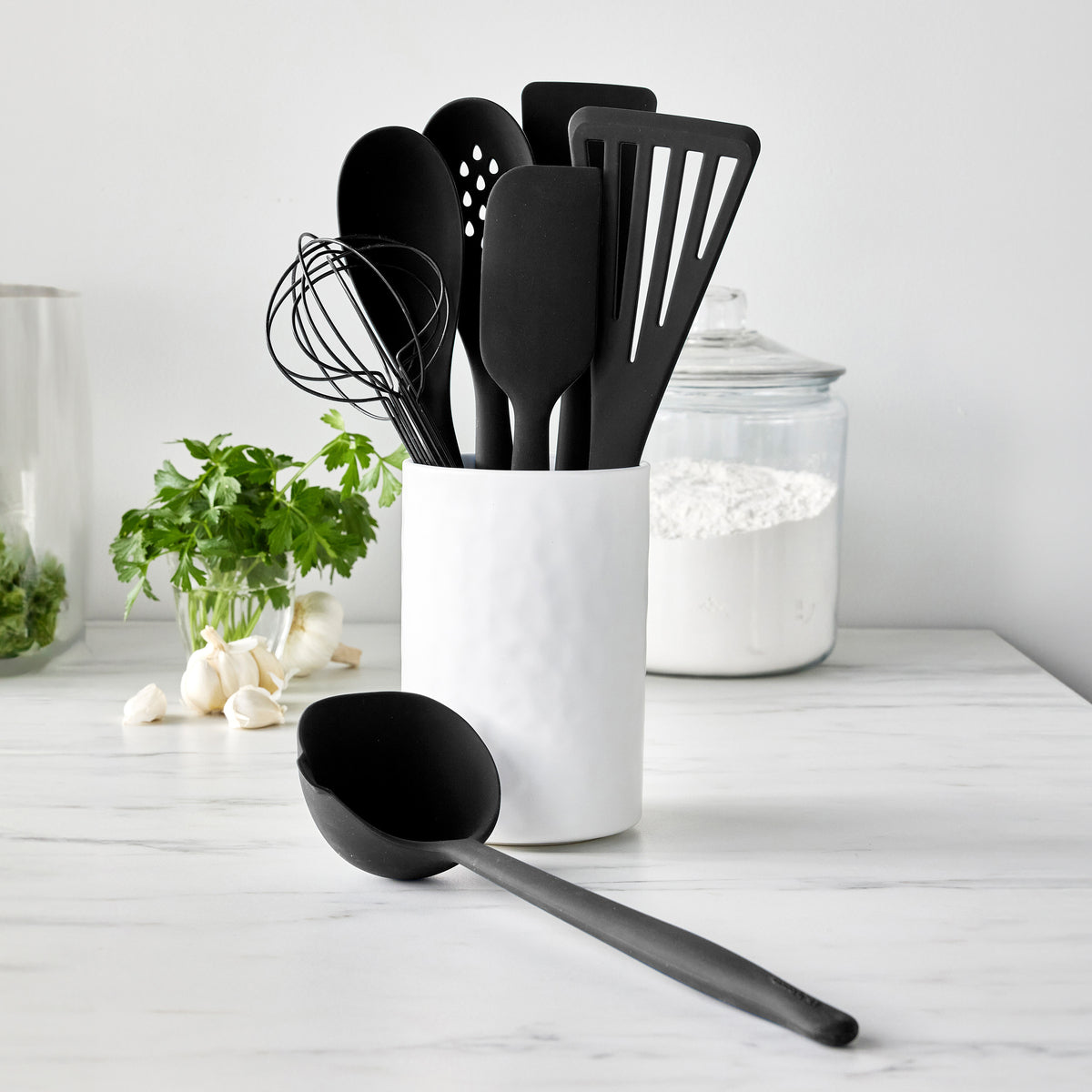 Premium Silicone 8-Piece Kitchen Utensil Set with Crock - Non-Slip Heat Resistant Cooking Tools for Baking, Frying & Serving - Dishwasher Safe Black Utensils