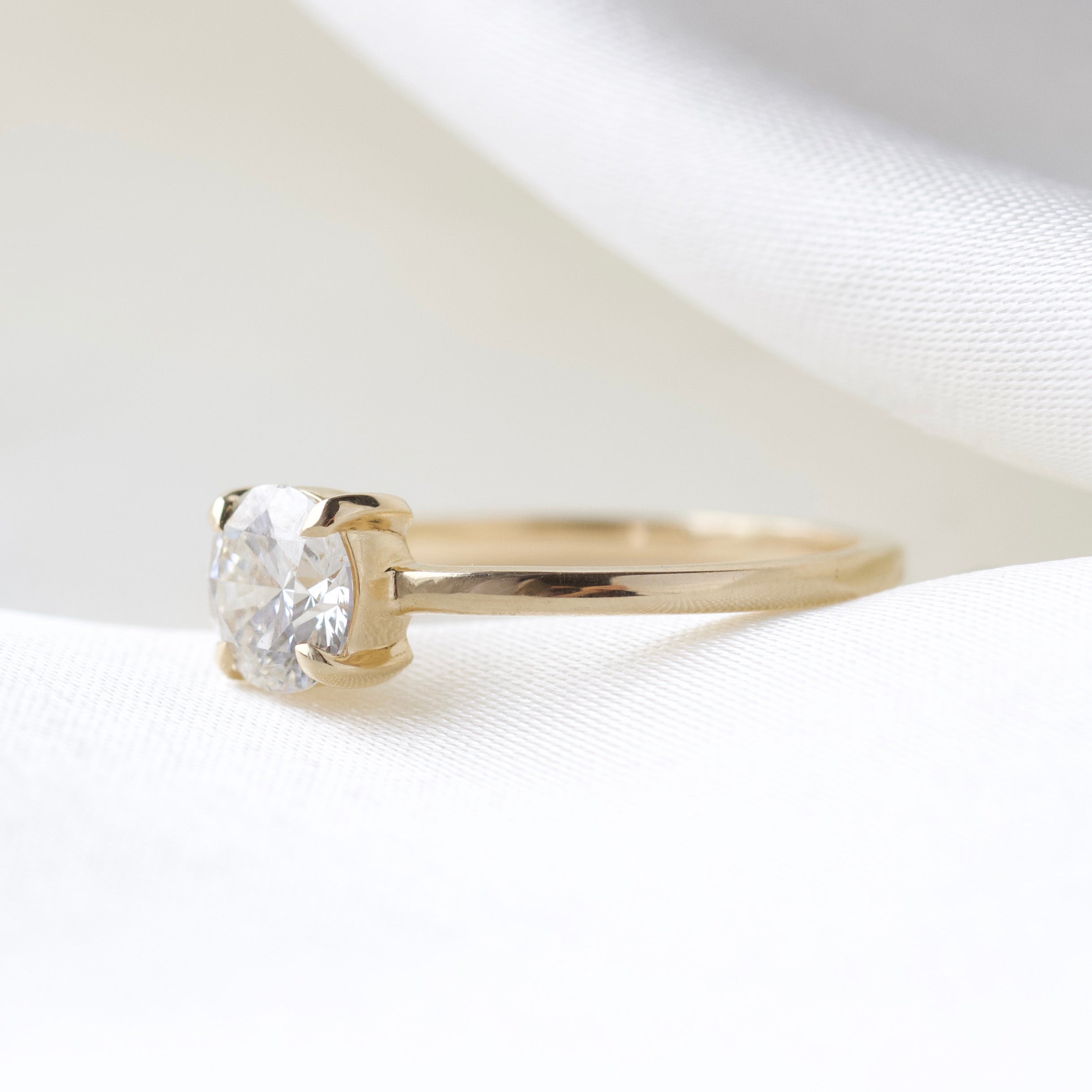 Clara Round Solitaire Diamond Ring - 14K White Gold Engagement Ring for Women, 1 Carat GIA Certified Diamond Wedding Band - Perfect for Proposals, Anniversaries & Special Occasions