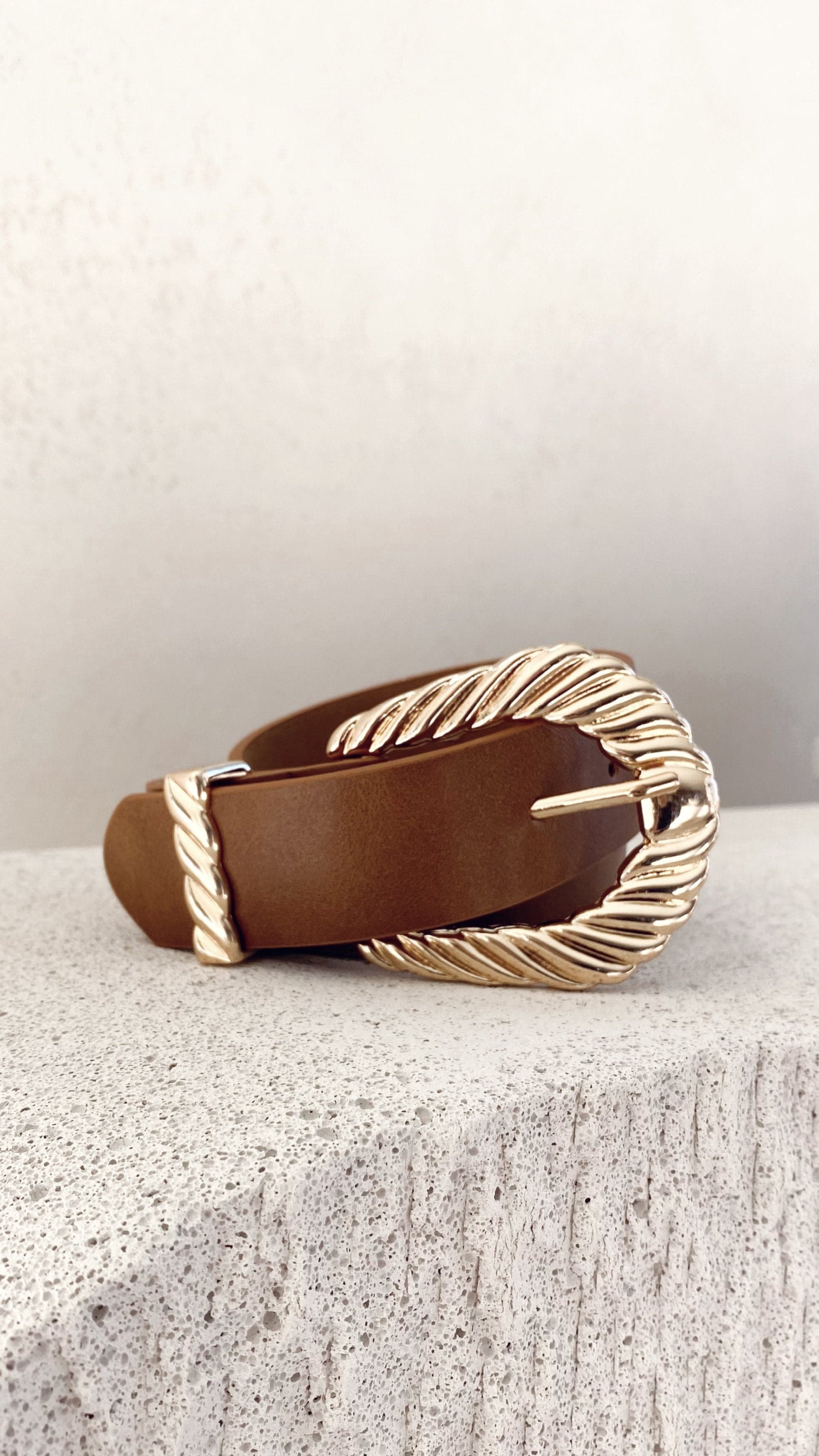 Amelie Twist Buckle Belt for Women - Adjustable Waist Belt in Brown & Gold - Perfect for Jeans, Dresses and Casual Outfits