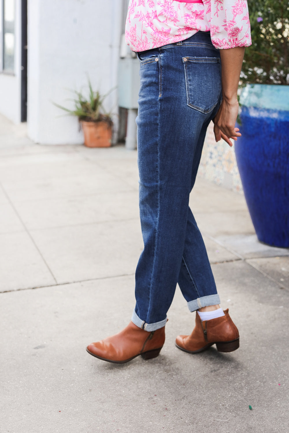 Judy Blue Mid Rise Cuffed Boyfriend Straight Leg Jeans for Women - Comfortable Stretch Denim Pants, Casual Everyday Wear, Perfect for Work & Weekend Outfits